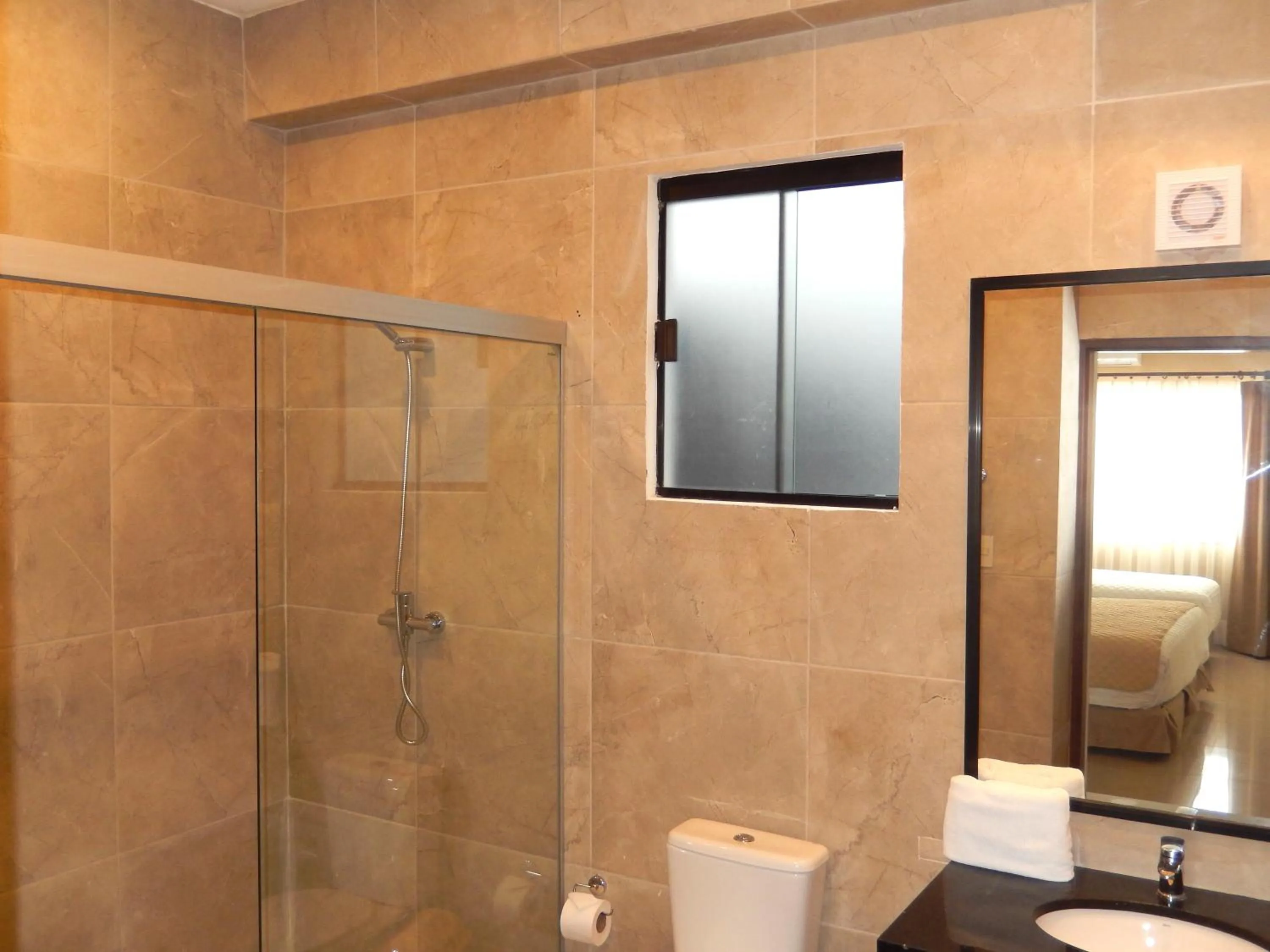Bathroom in Premium Suites Deluxe Aparthotel Equipetrol