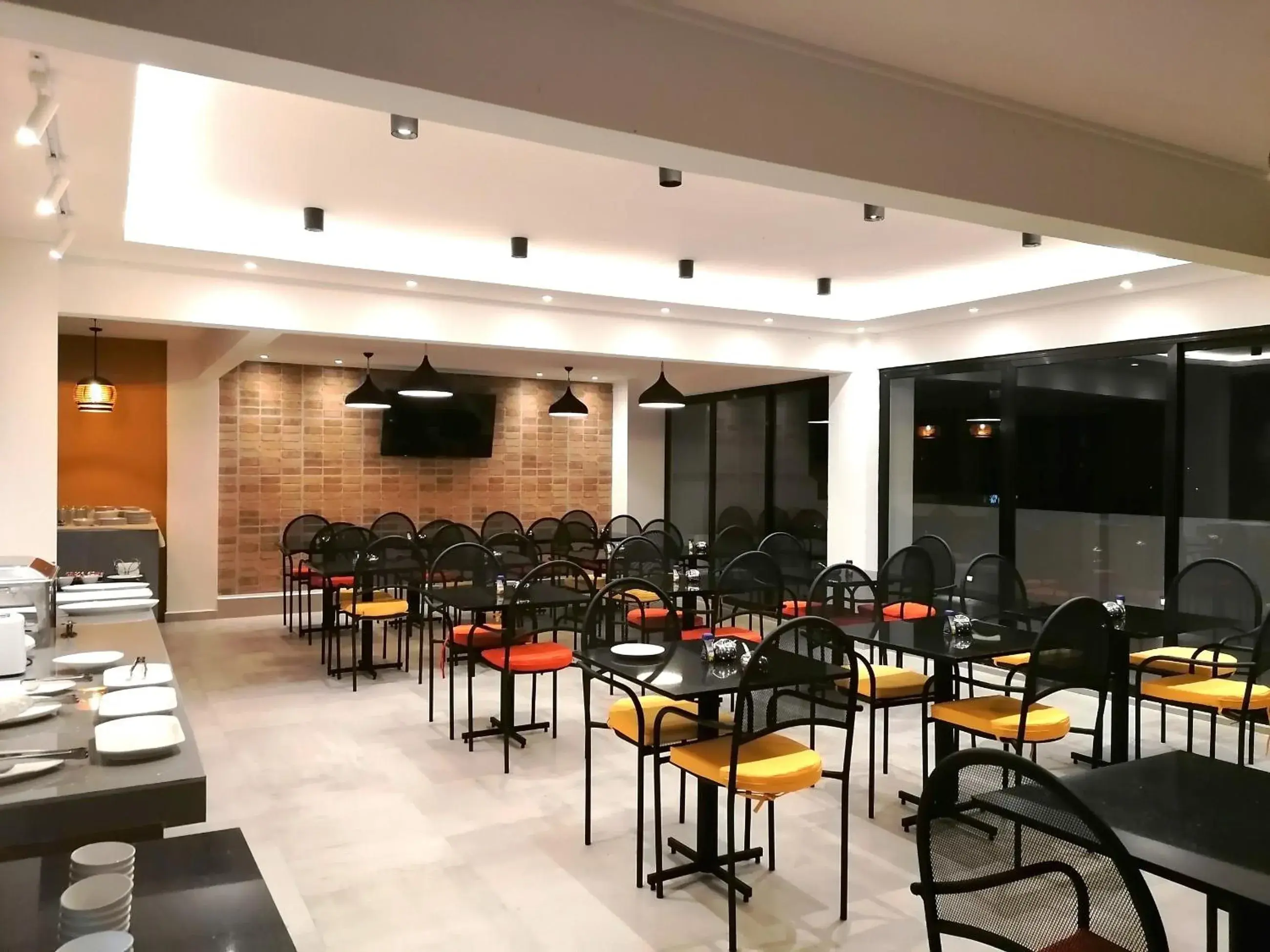 Restaurant/places to eat in Premium Suites Deluxe Aparthotel Equipetrol Restaurant/places to eat in Premium Suites Deluxe Aparthotel Equipetrol