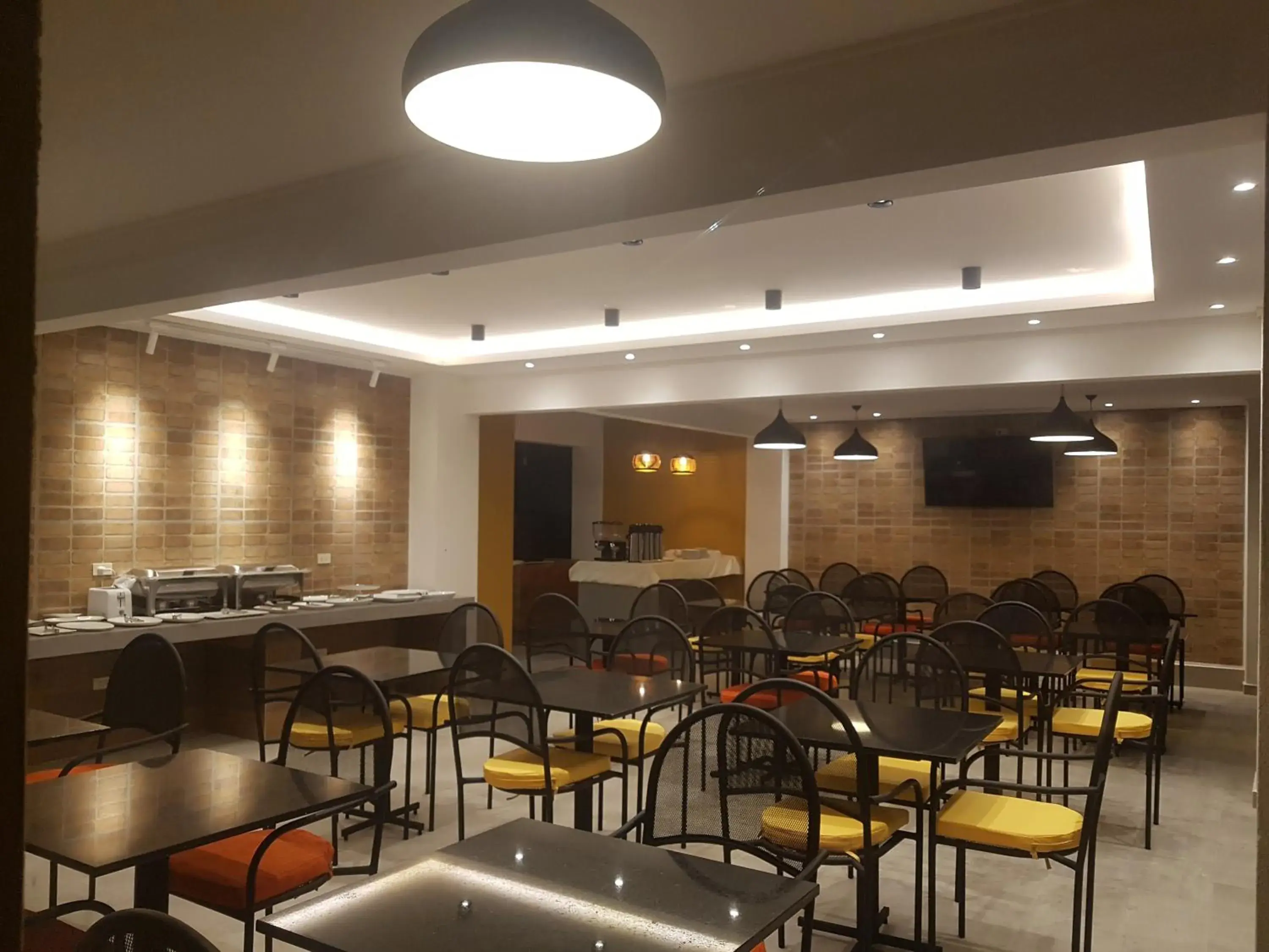 Restaurant/places to eat in Premium Suites Deluxe Aparthotel Equipetrol Restaurant/places to eat in Premium Suites Deluxe Aparthotel Equipetrol