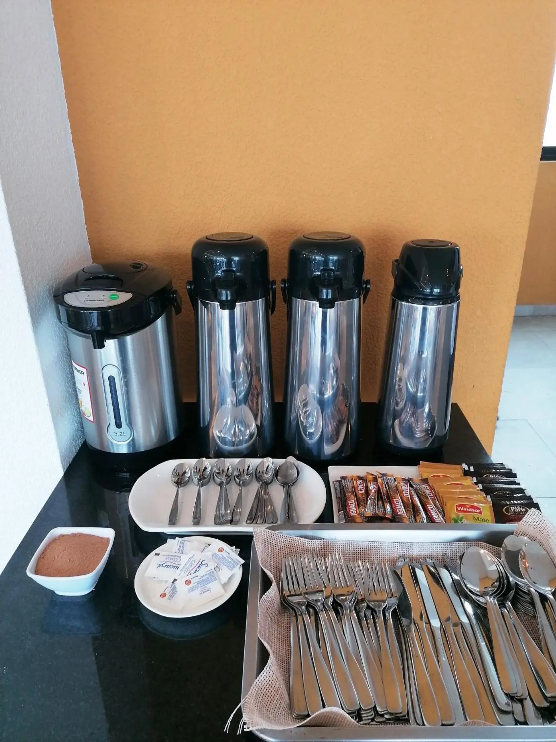 Restaurant/places to eat in Premium Suites Deluxe Aparthotel Equipetrol Restaurant/places to eat in Premium Suites Deluxe Aparthotel Equipetrol