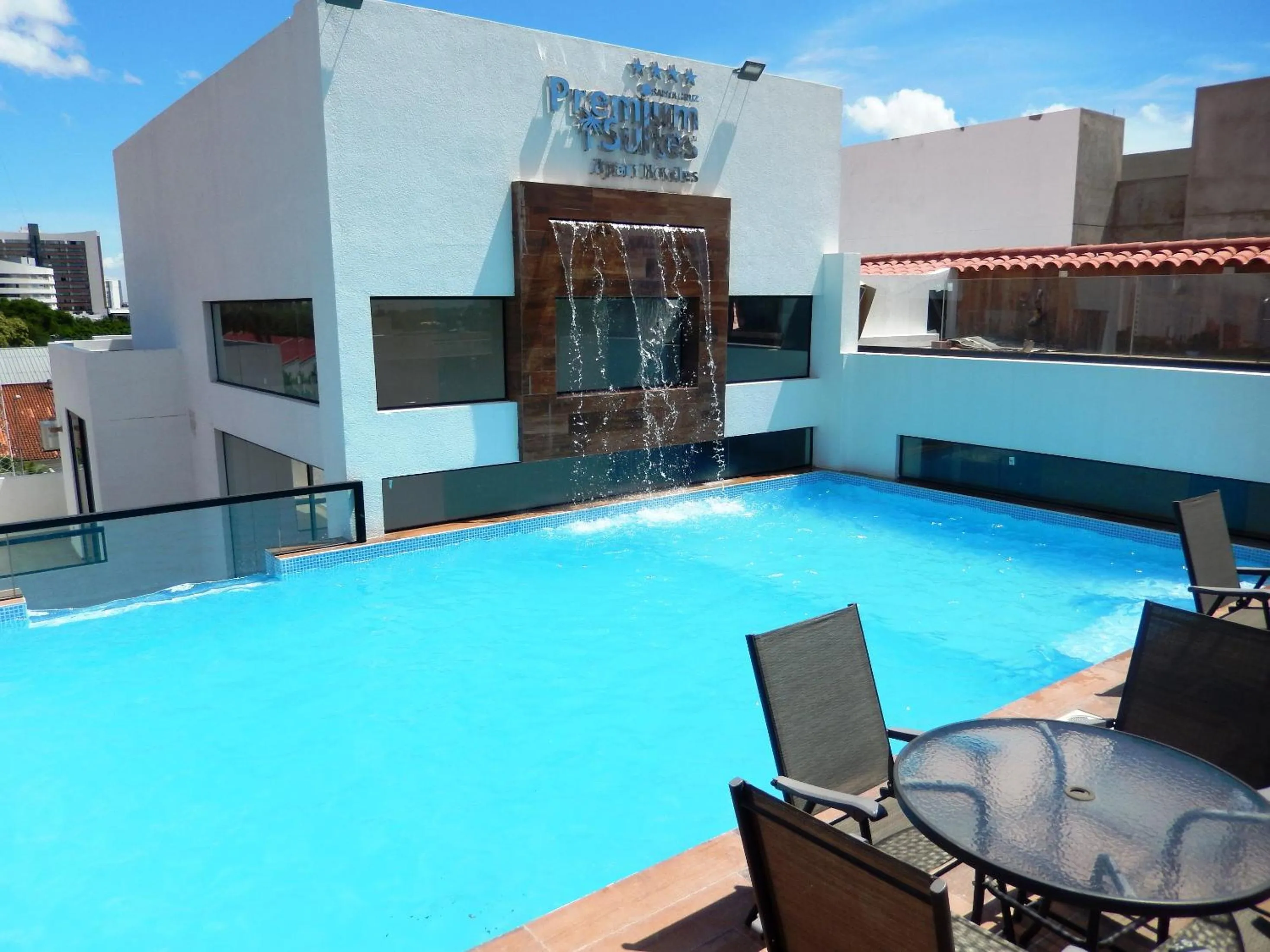 Property building in Premium Suites Deluxe Aparthotel Equipetrol