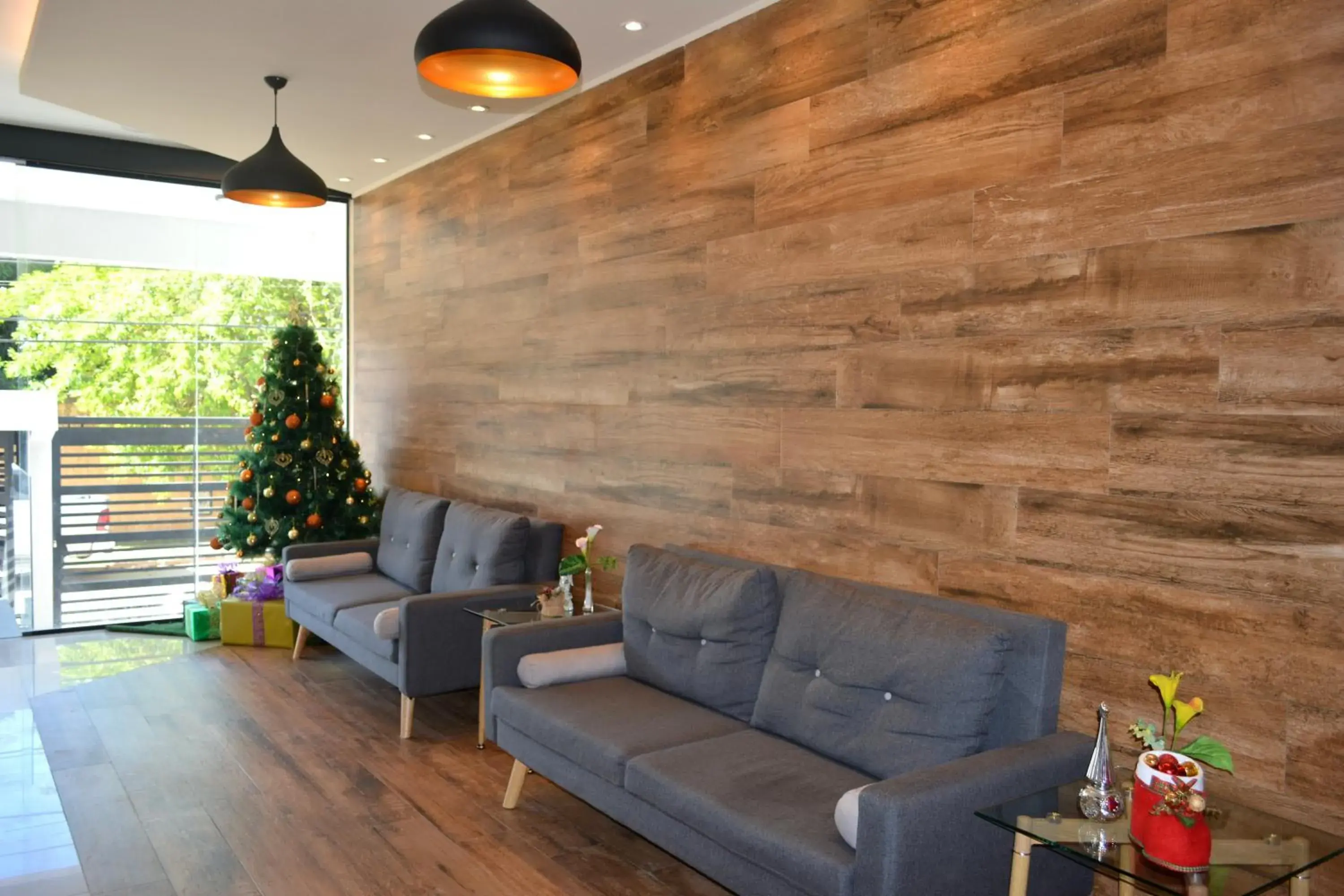 Lobby or reception in Premium Suites Deluxe Aparthotel Equipetrol Lobby or reception in Premium Suites Deluxe Aparthotel Equipetrol