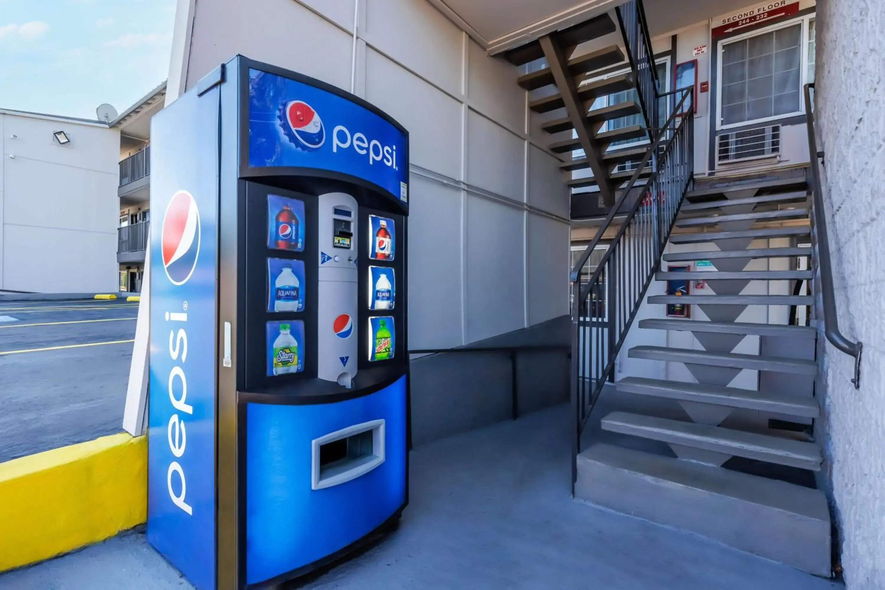 Property building in Motel 6 Portland OR Southeast Property building in Motel 6 Portland OR Southeast