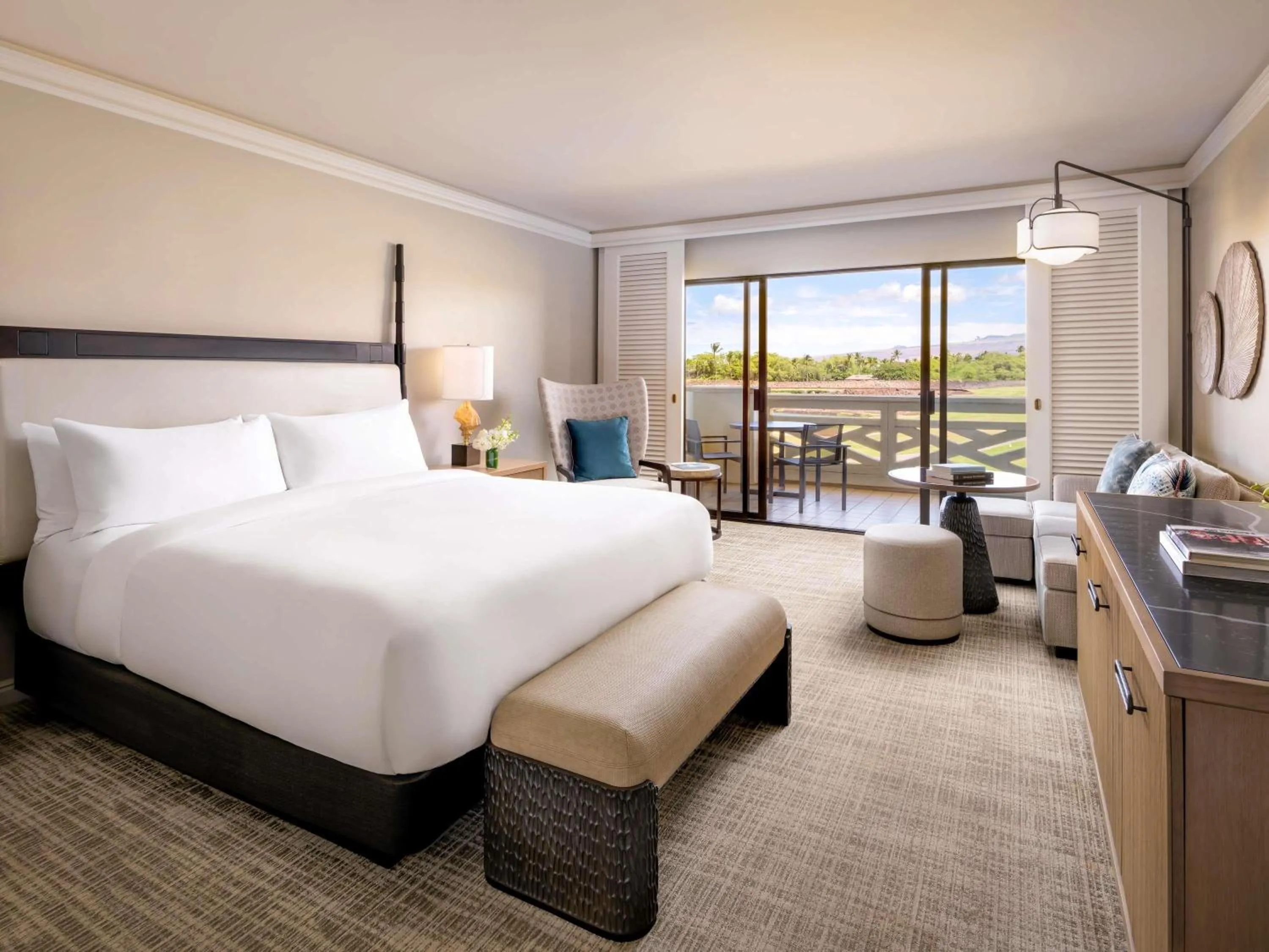 Bedroom, Bed in Fairmont Orchid