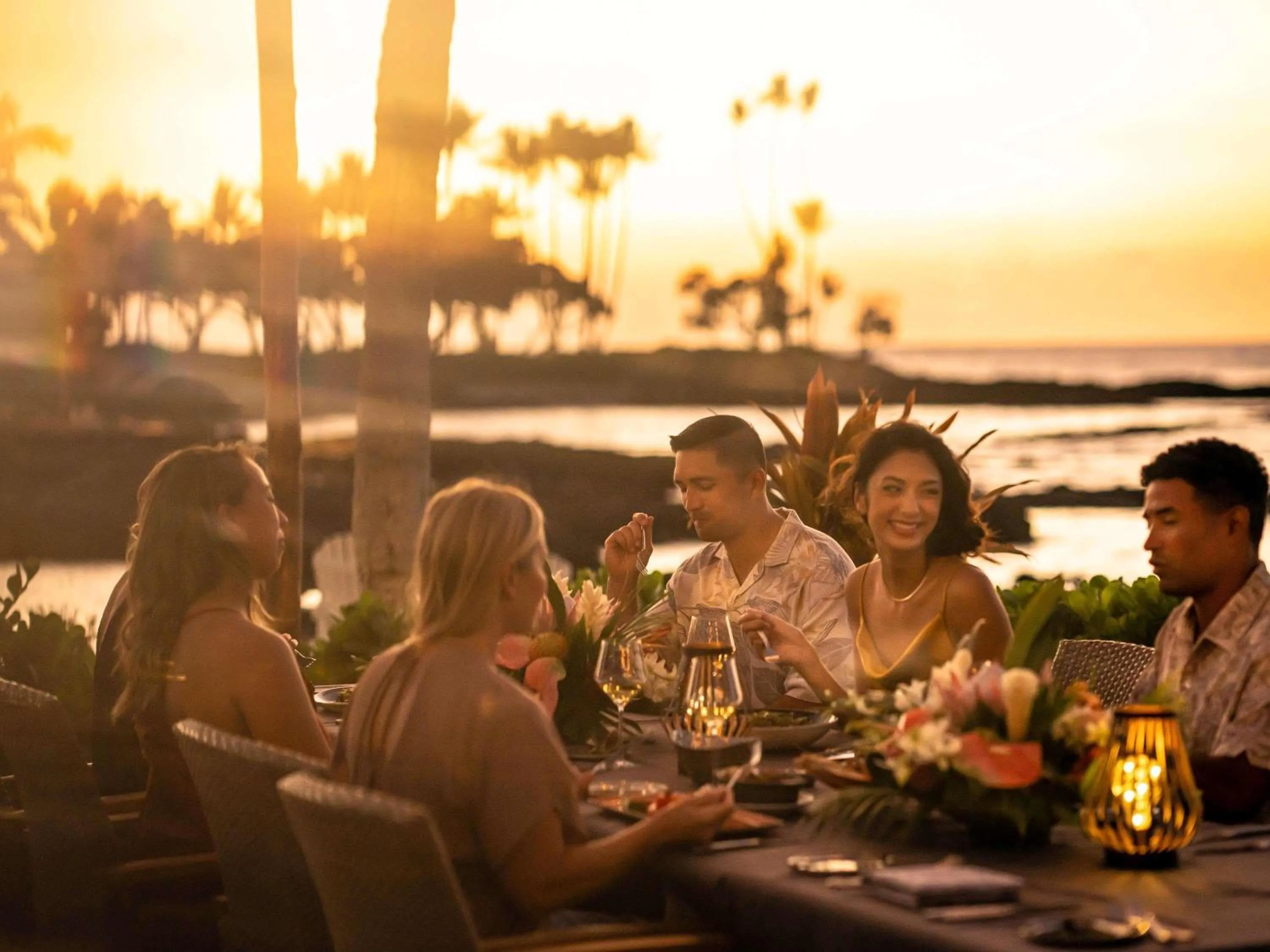 Restaurant/places to eat in Fairmont Orchid