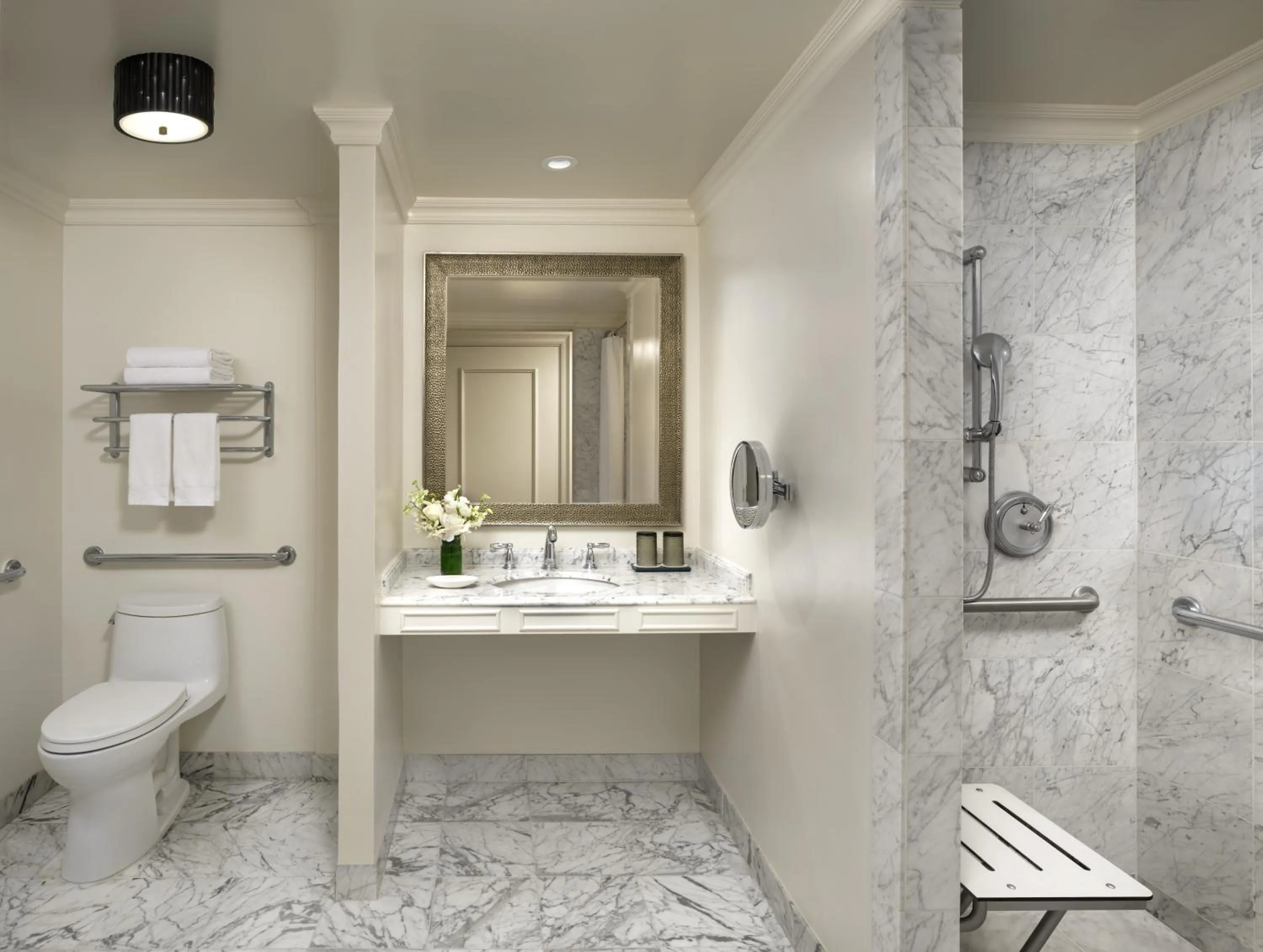 Bathroom in Fairmont Orchid