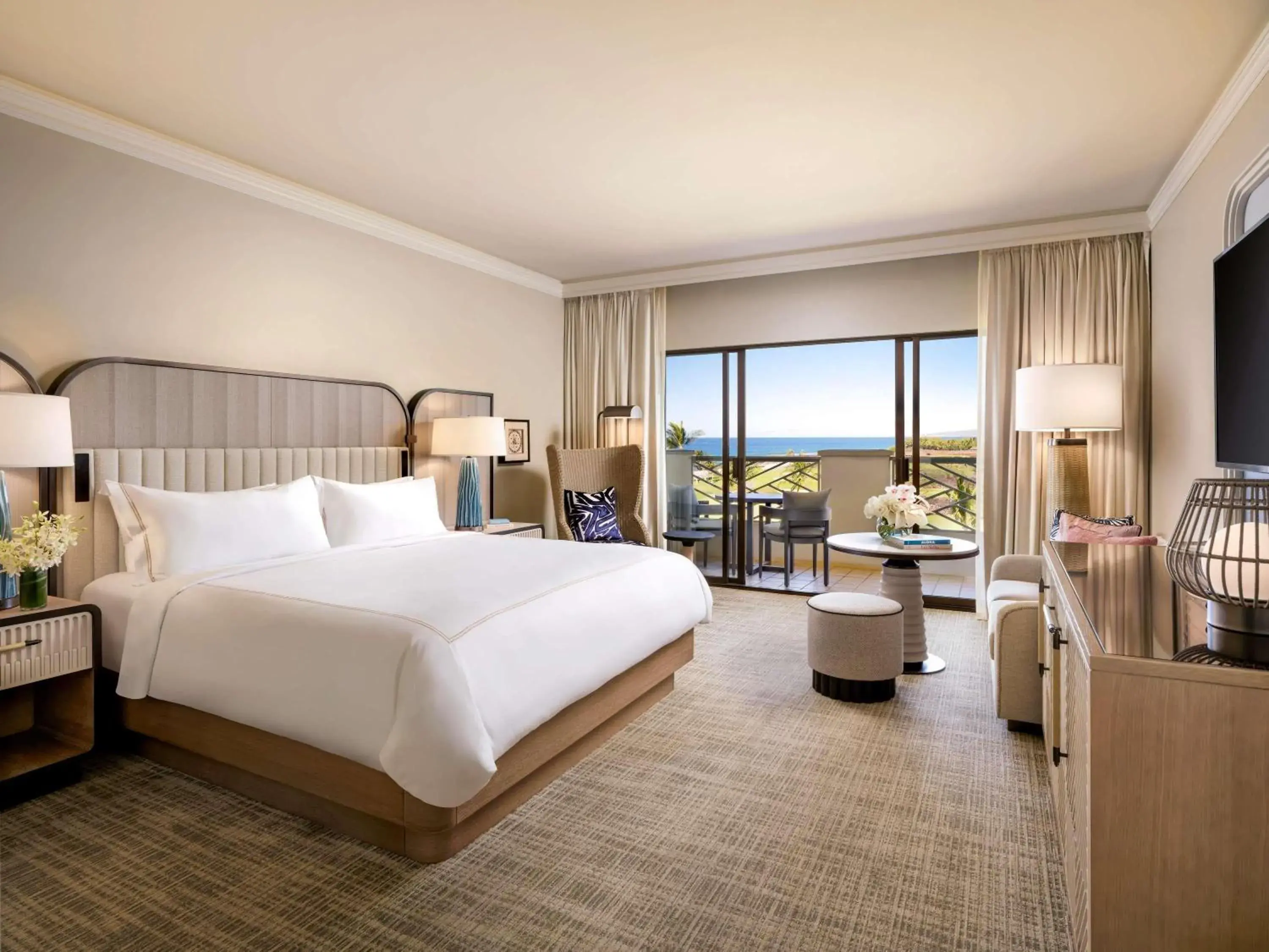 Bedroom, Bed in Fairmont Orchid Bedroom, Bed in Fairmont Orchid