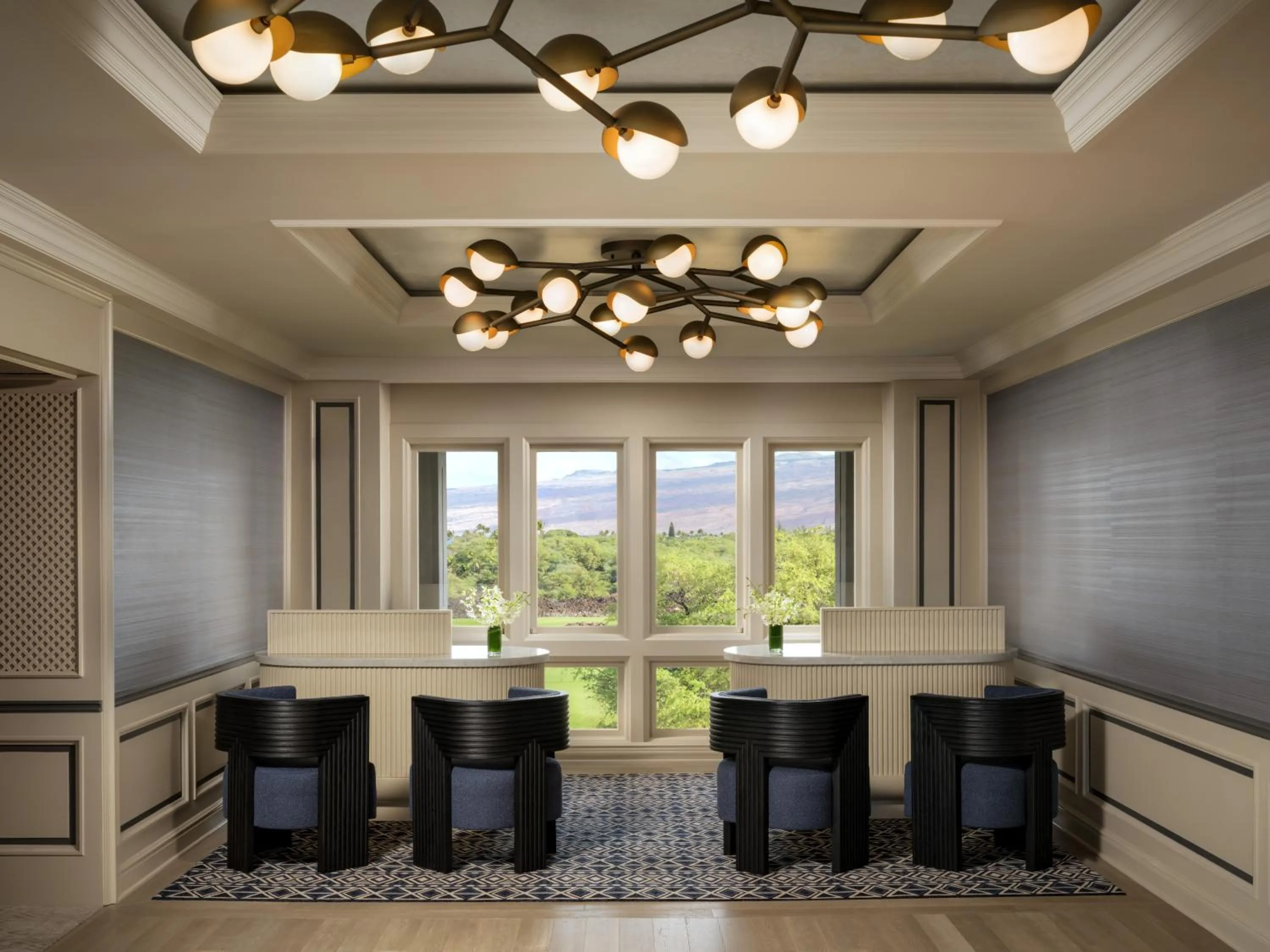 Seating area in Fairmont Orchid