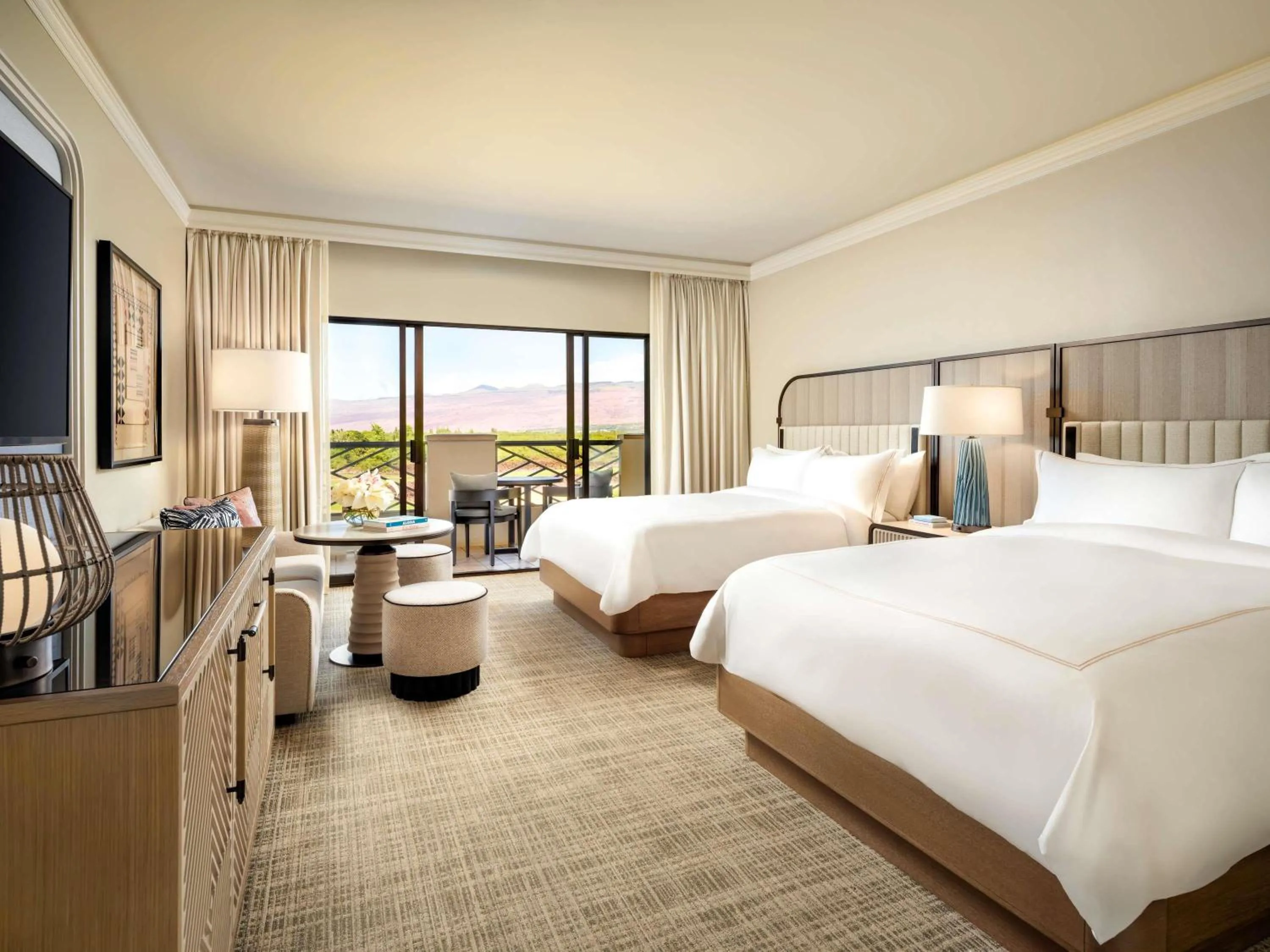 Bedroom, Bed in Fairmont Orchid