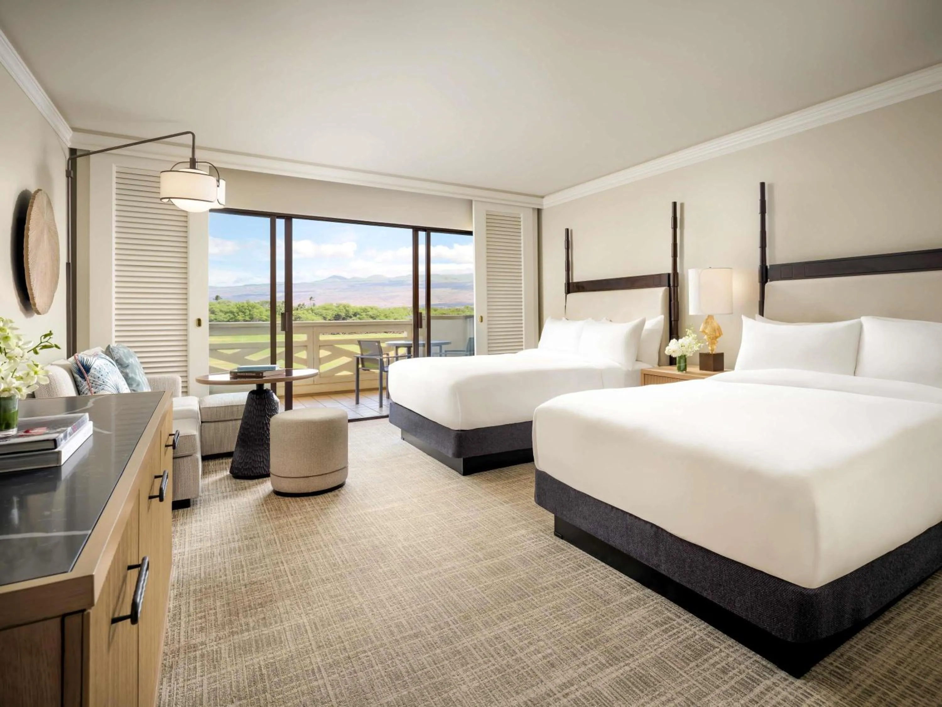 Bedroom, Bed in Fairmont Orchid
