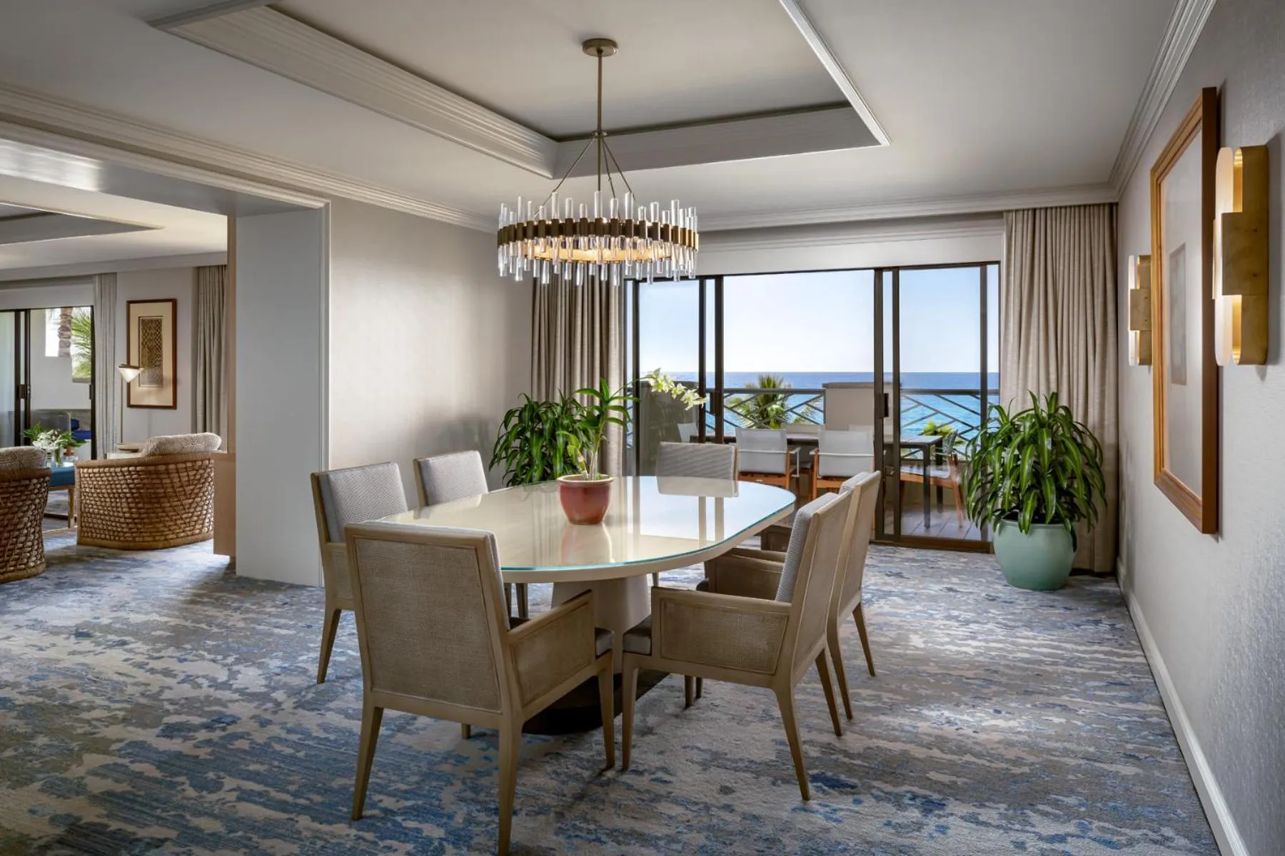 Dining area in Fairmont Orchid