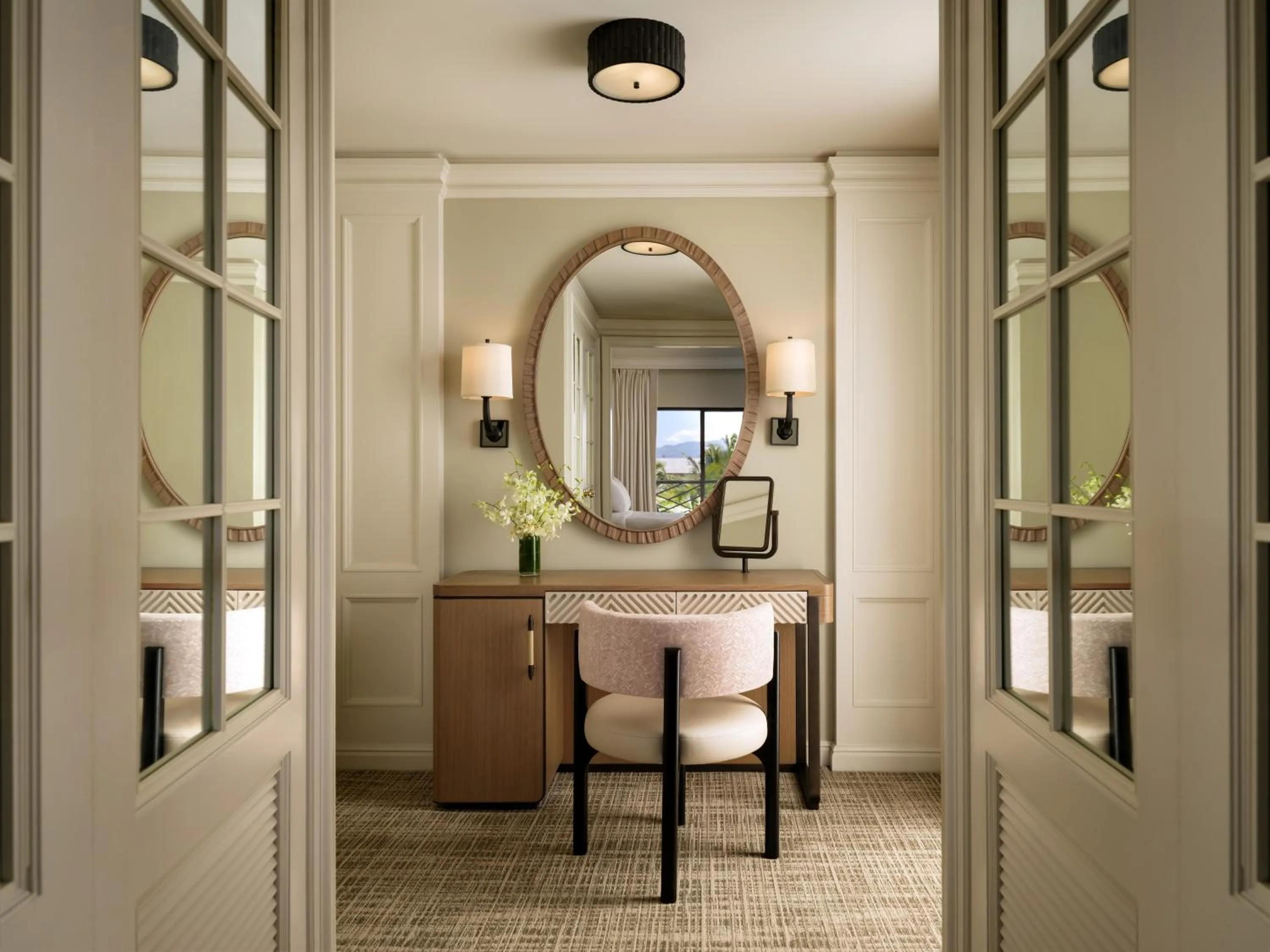 Seating area in Fairmont Orchid
