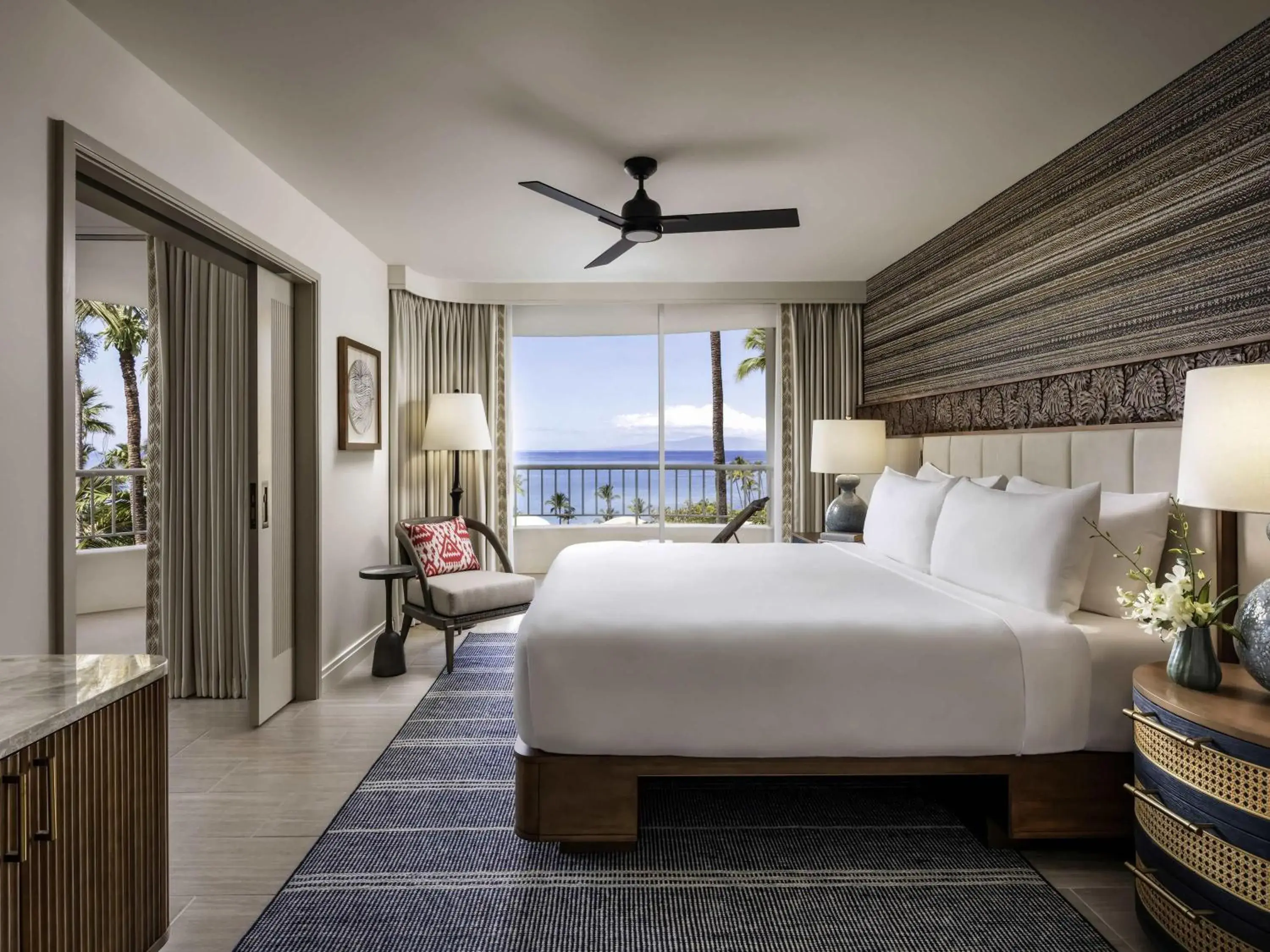 Ocean View Suite with One King Bed and Sofa Bed - Mobility Accessible/Roll-In Shower in Fairmont Kea Lani, Maui Ocean View Suite with One King Bed and Sofa Bed - Mobility Accessible/Roll-In Shower in Fairmont Kea Lani, Maui