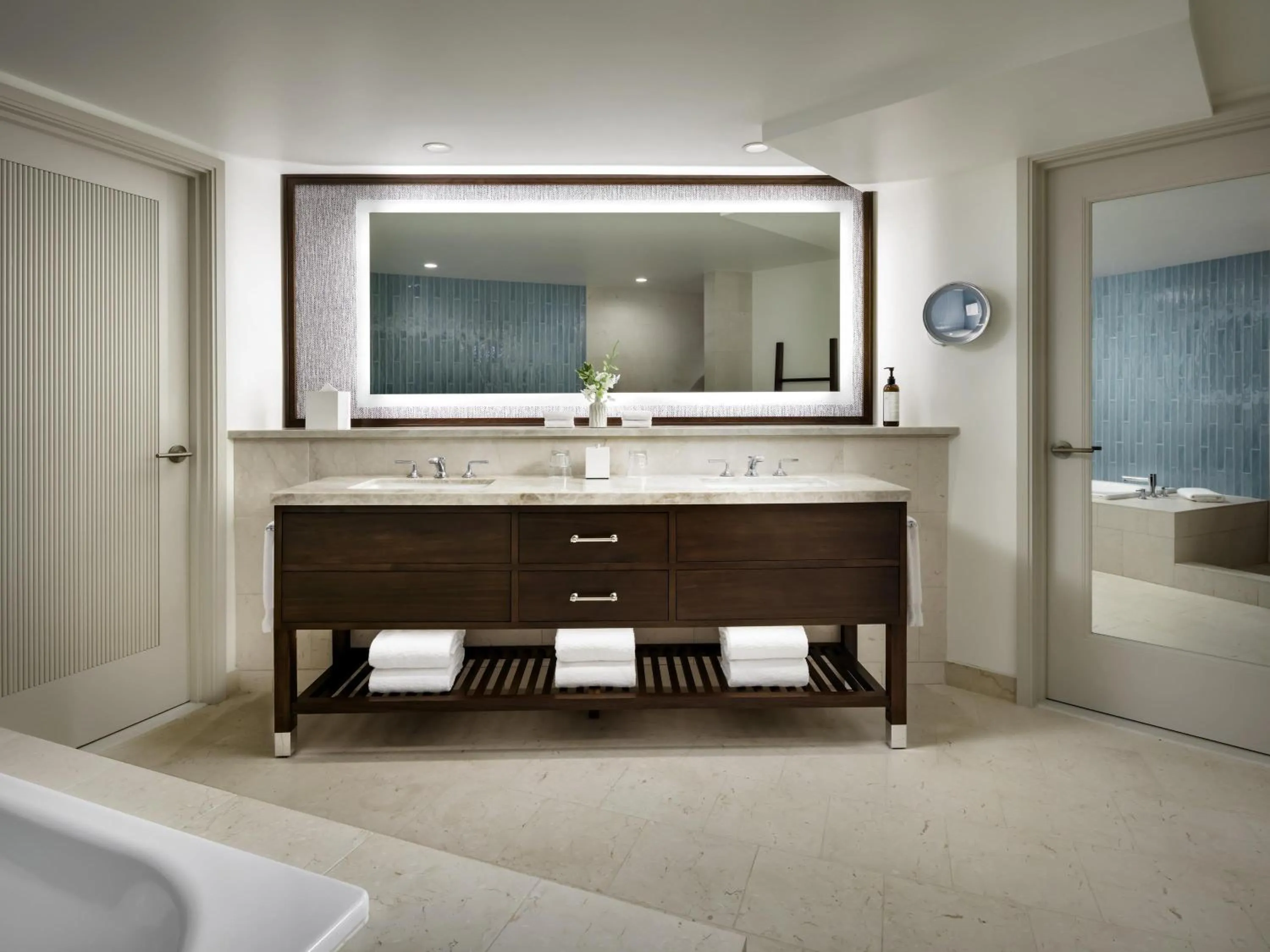 Bedroom in Fairmont Kea Lani, Maui