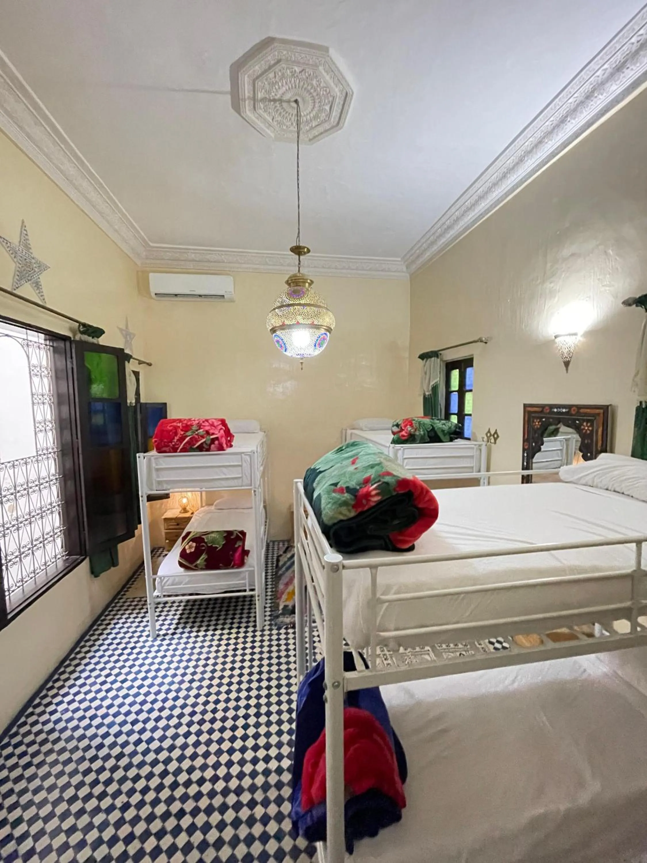 air conditioner, Bed in Dar Atlantic