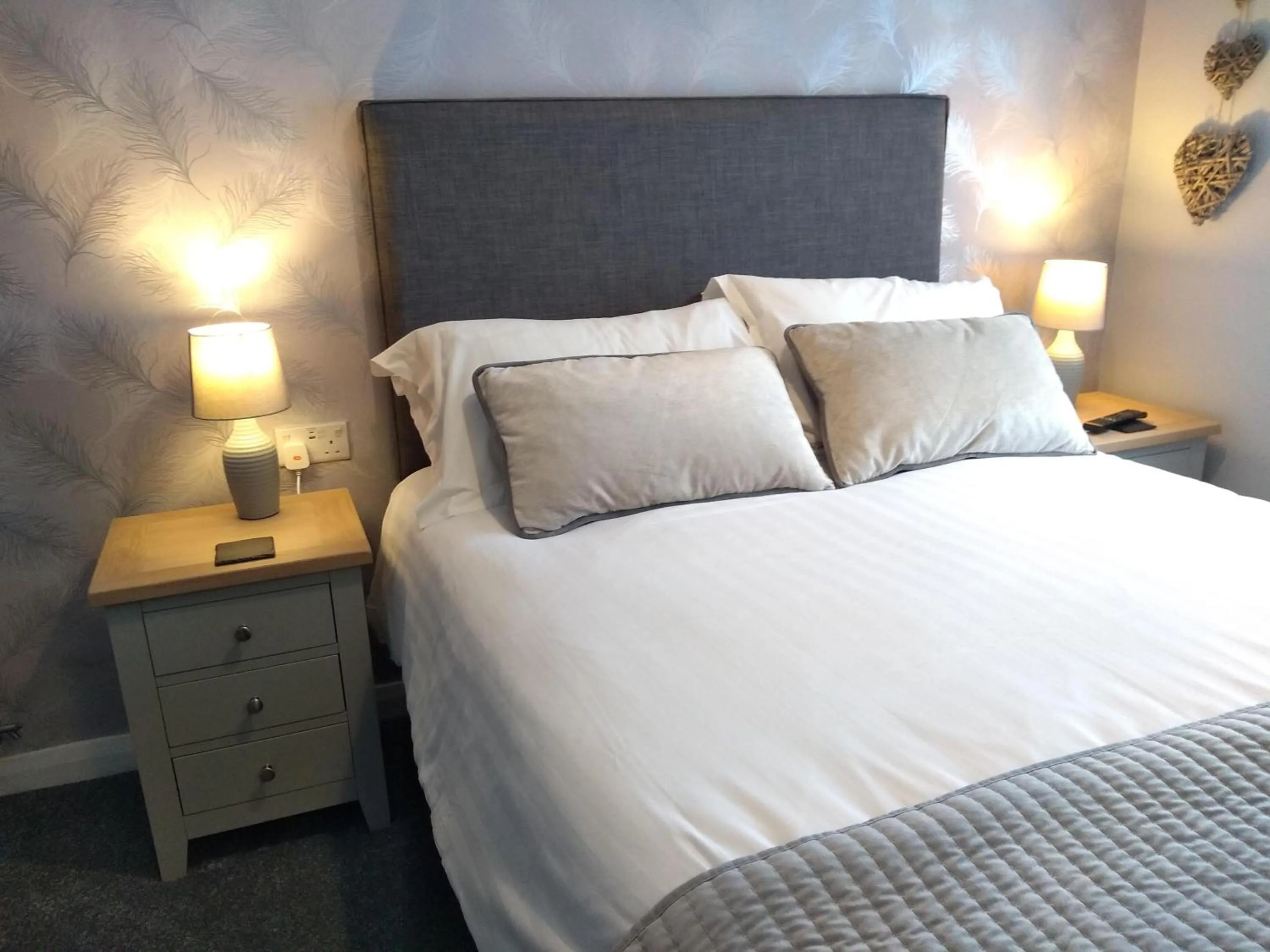 Bed in Bluebird Lodge