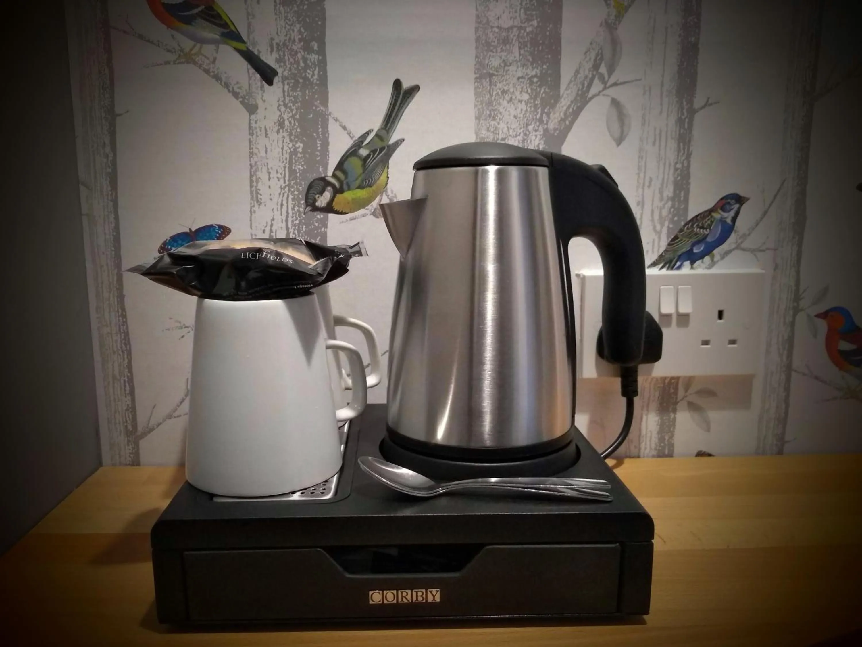 Coffee/tea facilities in Bluebird Lodge