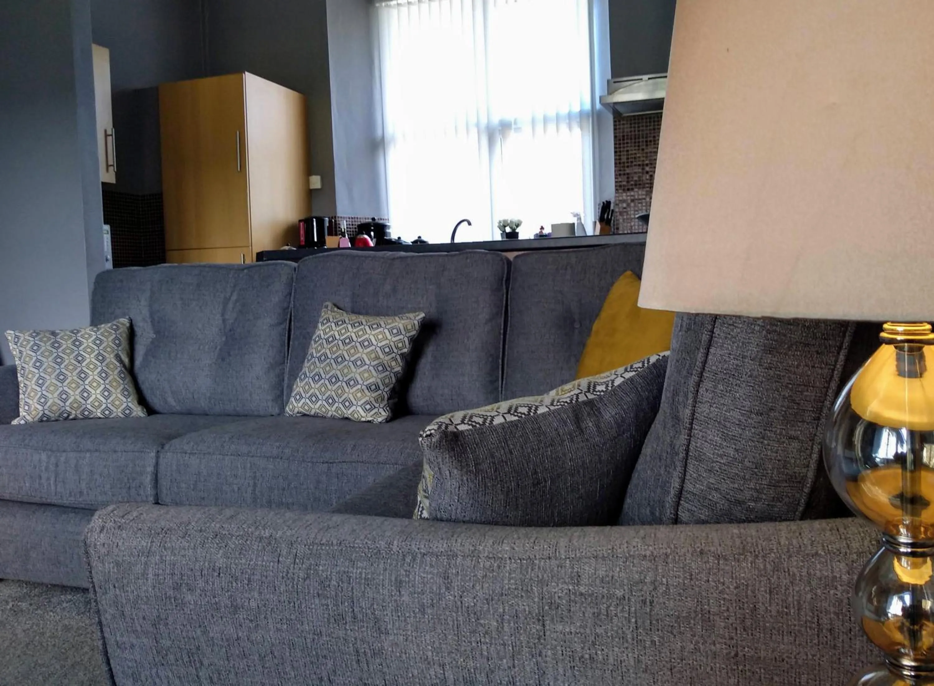 Seating area in Bluebird Lodge