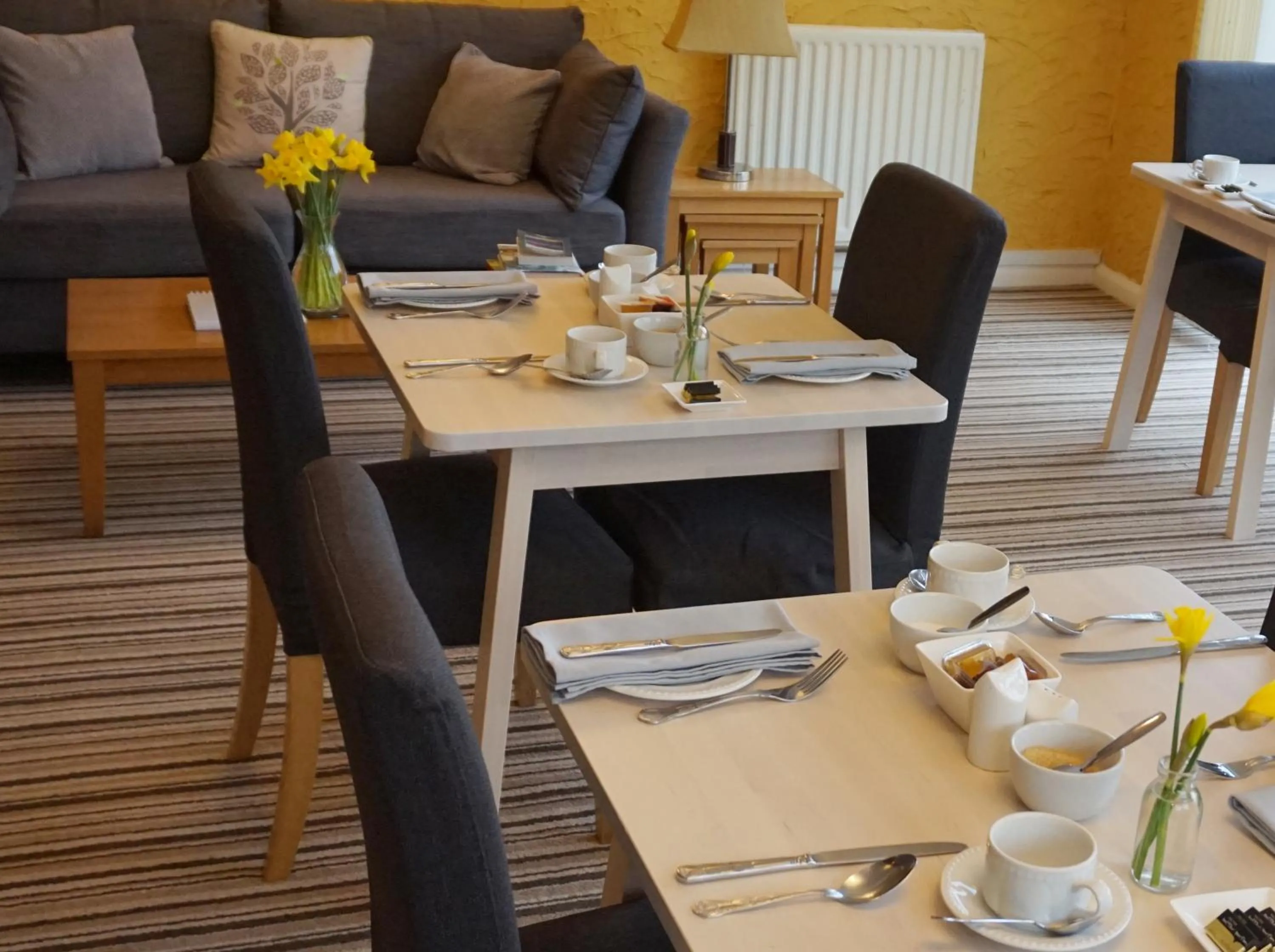 Breakfast in Bluebird Lodge