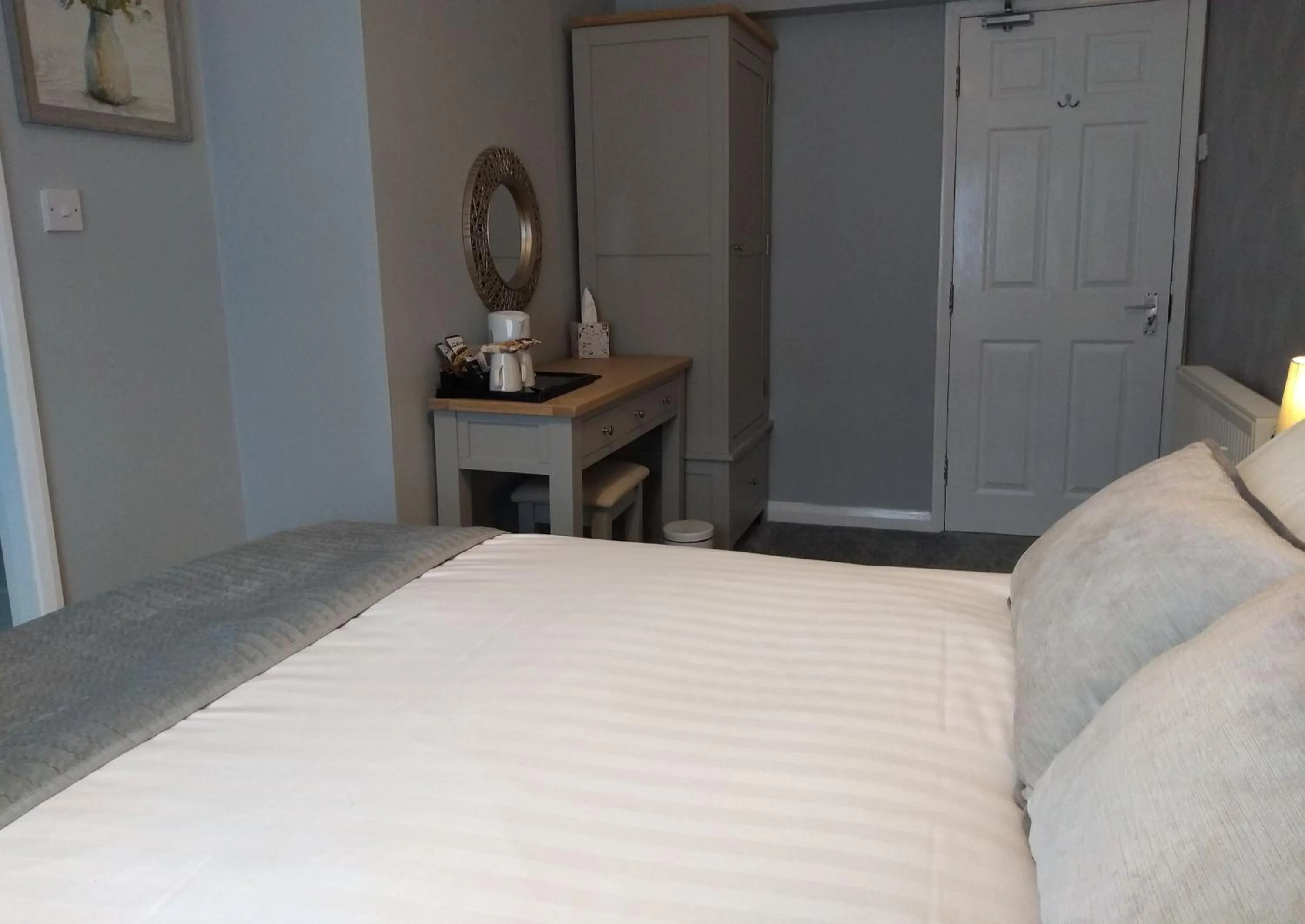Bedroom, Bed in Bluebird Lodge