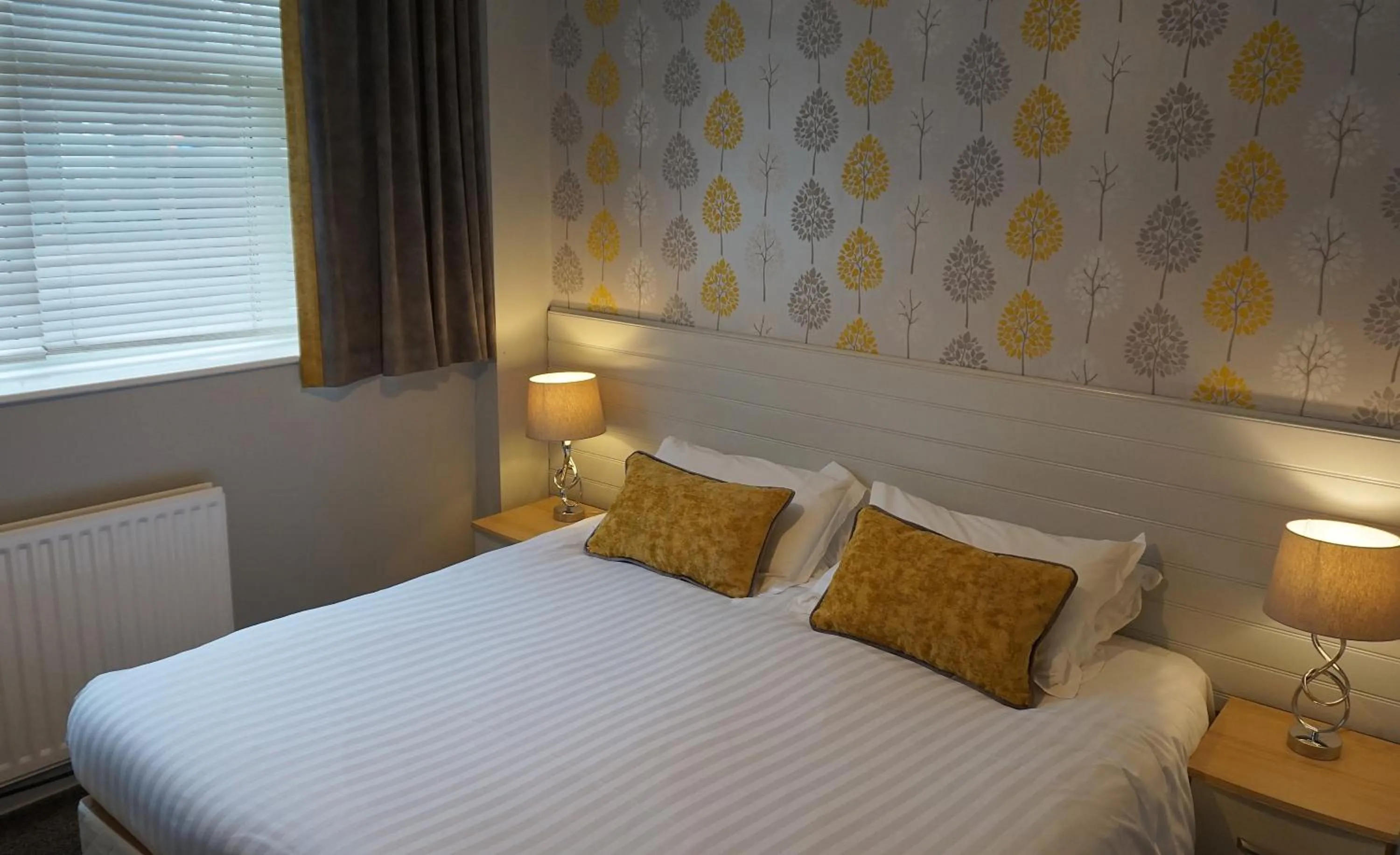 Bedroom, Bed in Bluebird Lodge