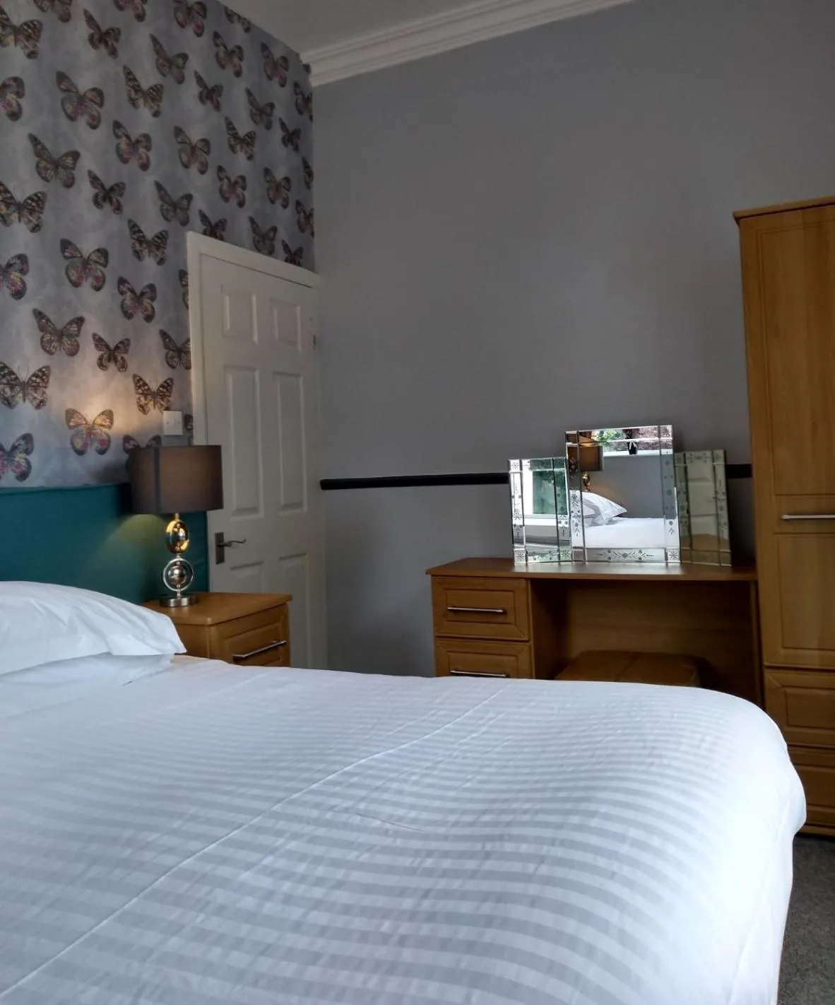 Bedroom, Bed in Bluebird Lodge
