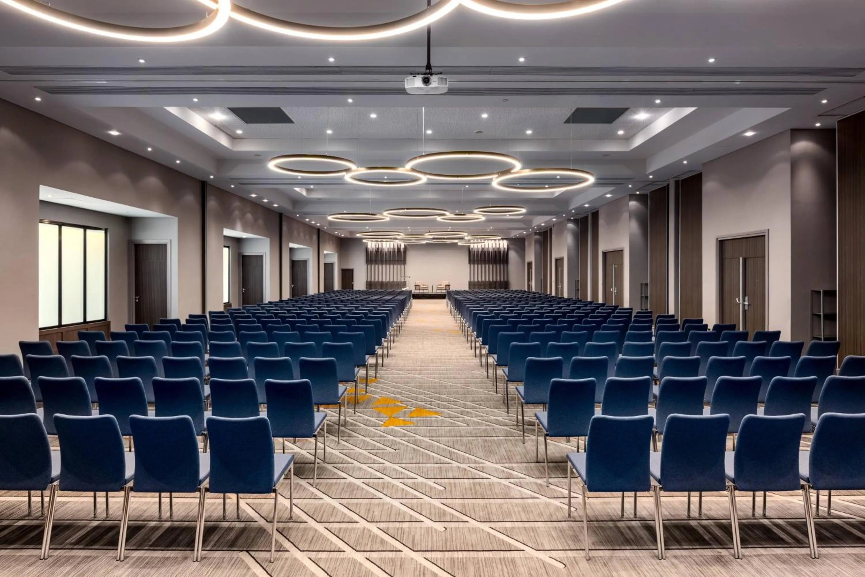 Meeting/conference room in Paris Marriott Charles de Gaulle Airport Hotel