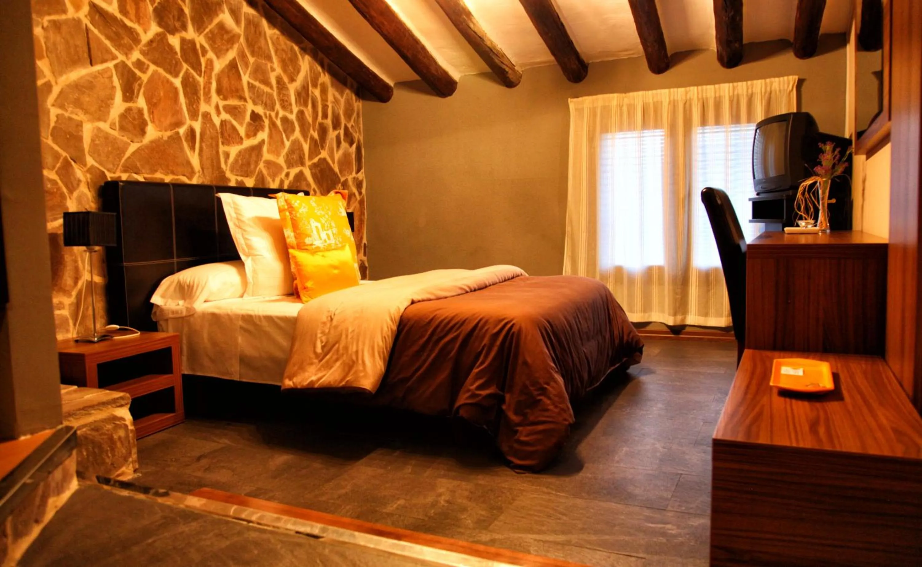 Photo of the whole room, Bed in Palacete Maria Rosa