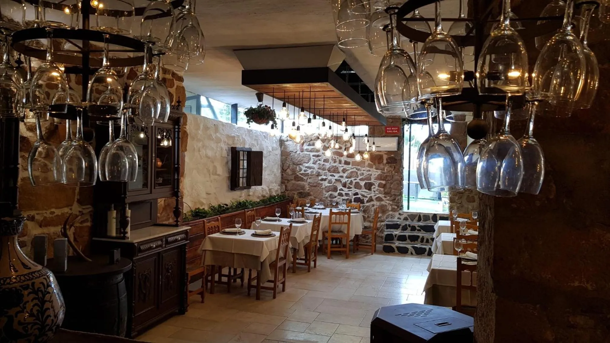 Restaurant/places to eat in Palacete Maria Rosa