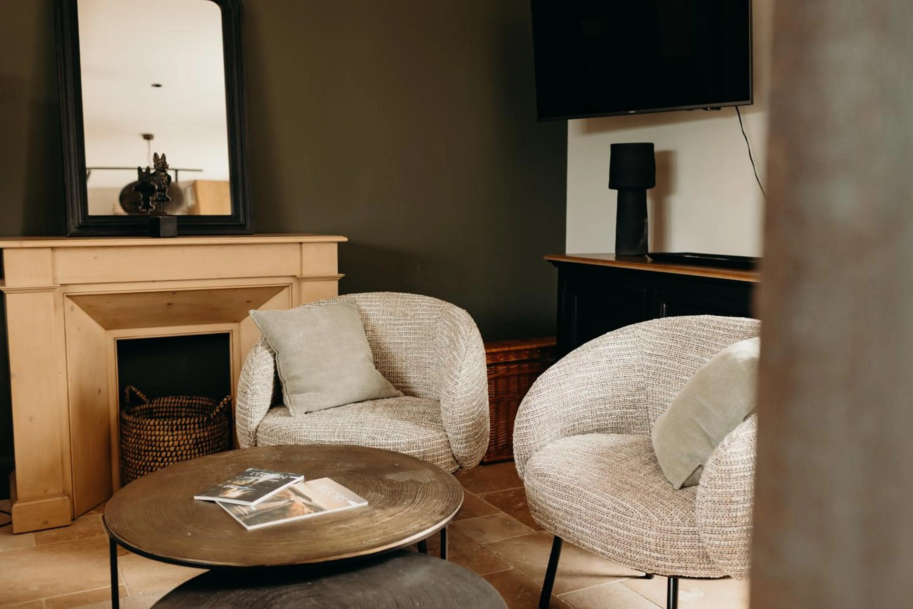 Living room in Hôtel Le Chatellier - Piscine chauffée d'avril à octobre