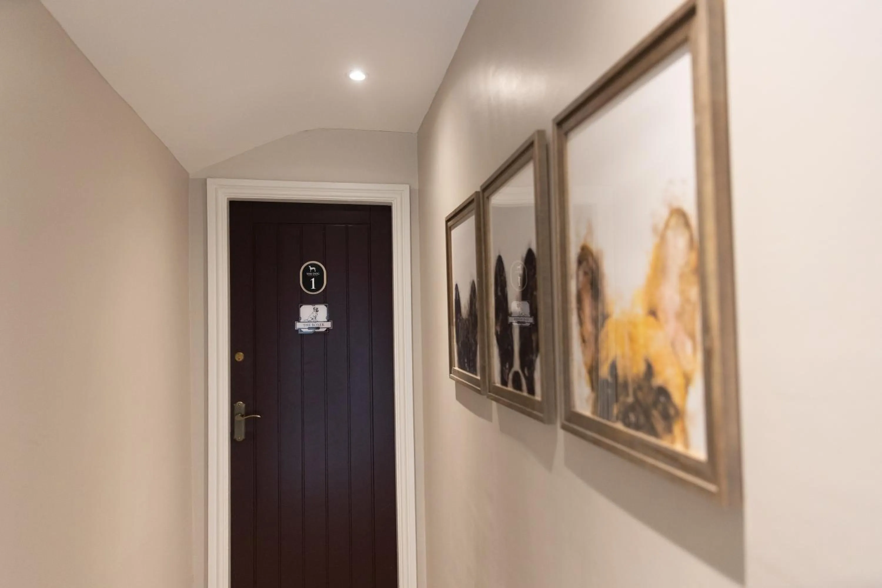 Bedroom in The Dog in Over Peover