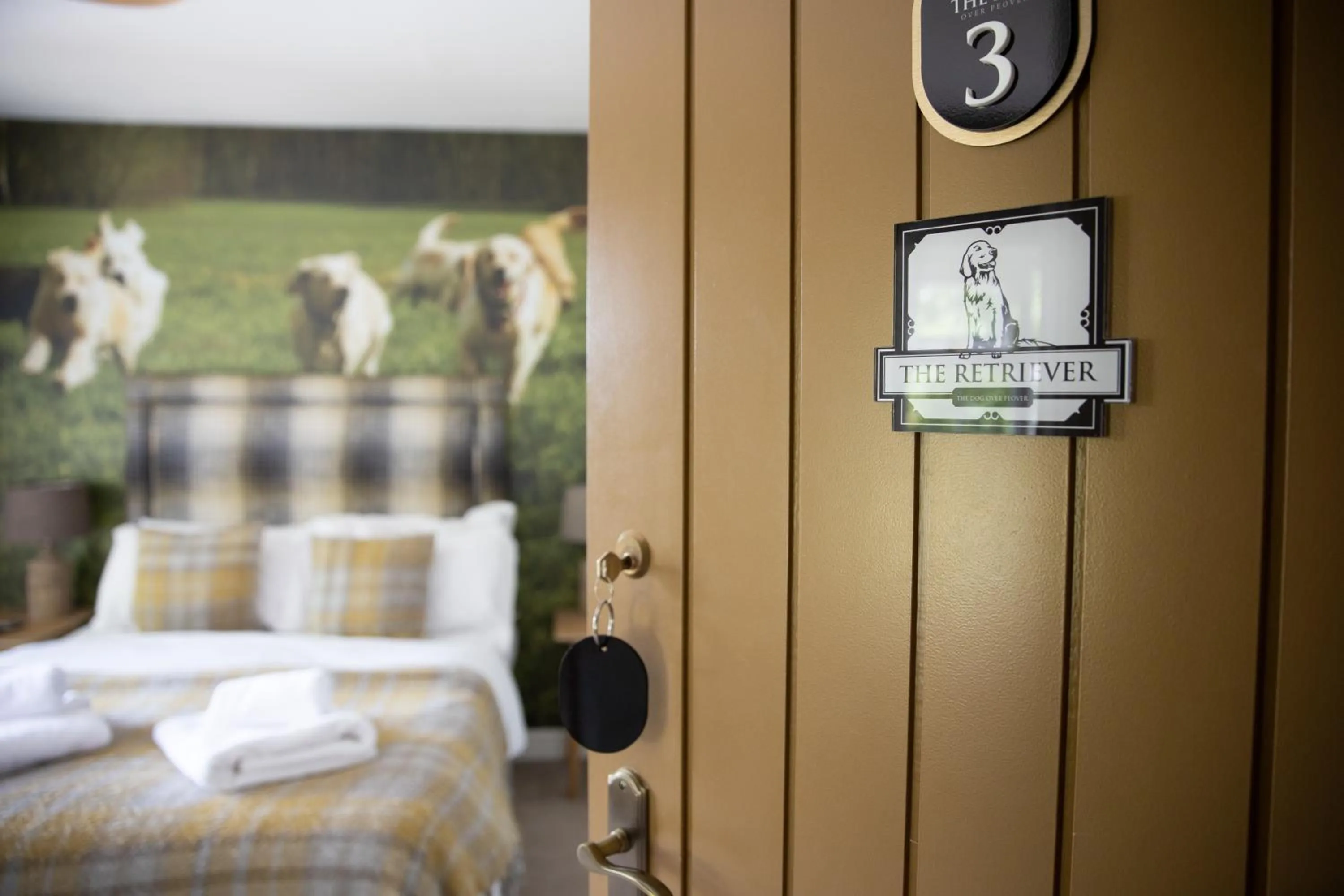 Bedroom, Bed in The Dog in Over Peover