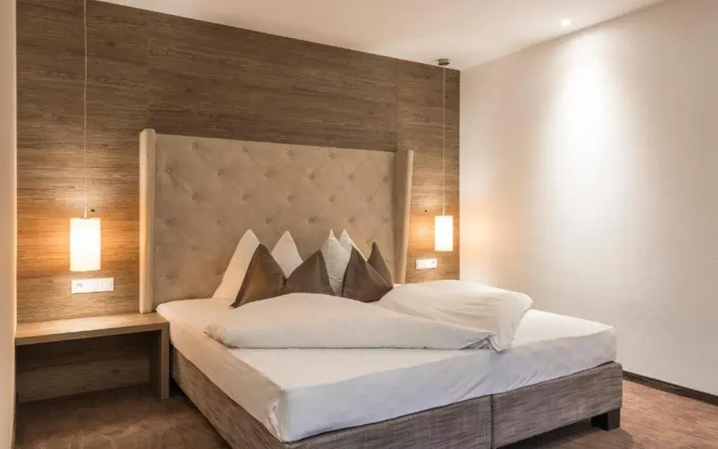 Suite with Balcony - single occupancy in Hotel Rosengarten Suite with Balcony - single occupancy in Hotel Rosengarten