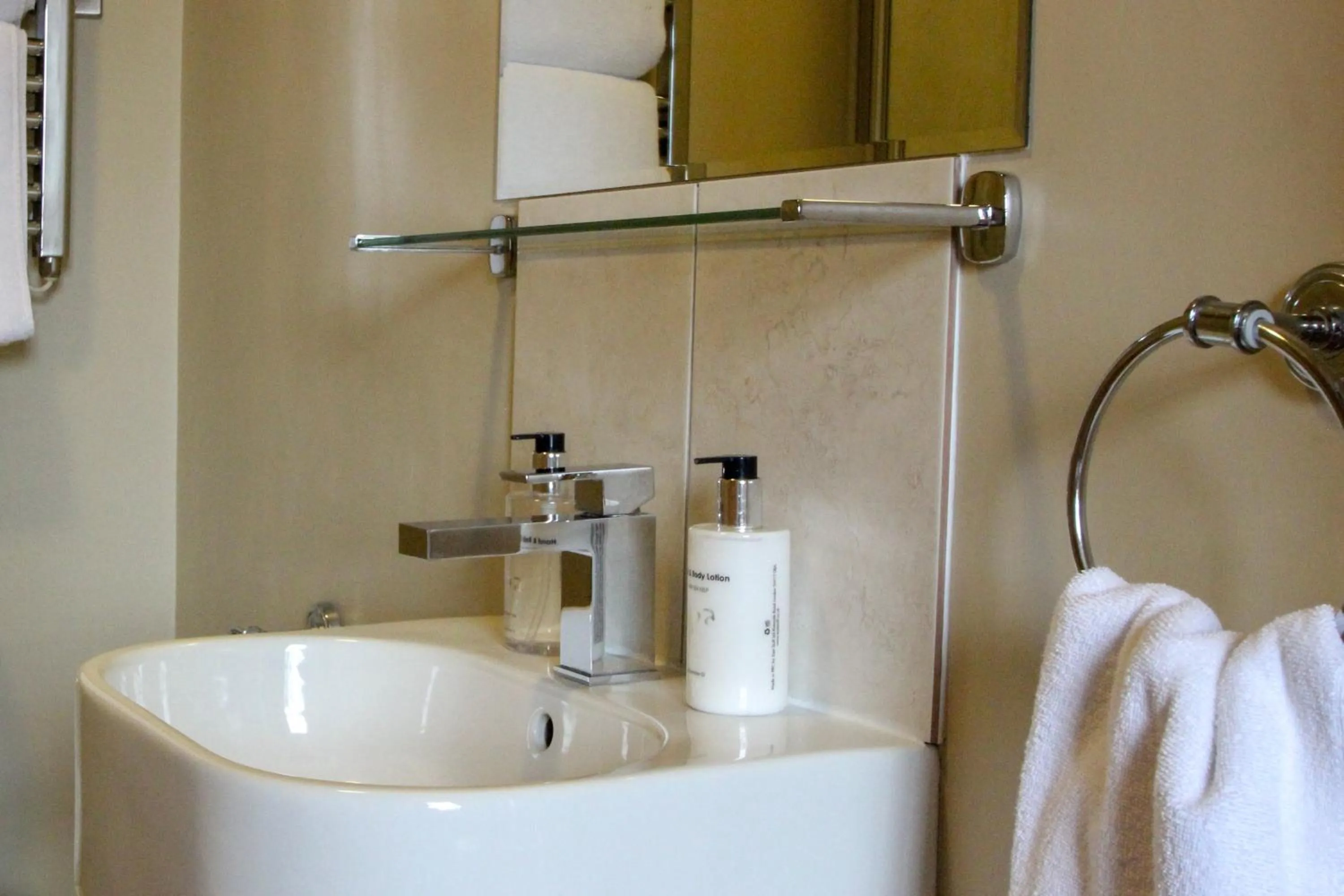 Bathroom in The Badger Inn