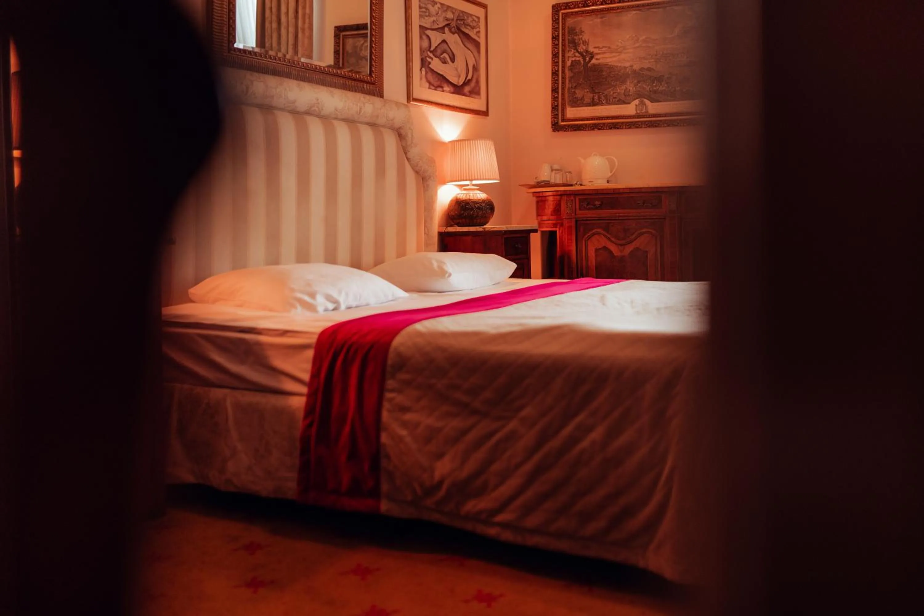 Bed in Hotel Ambasada Bolesławiec