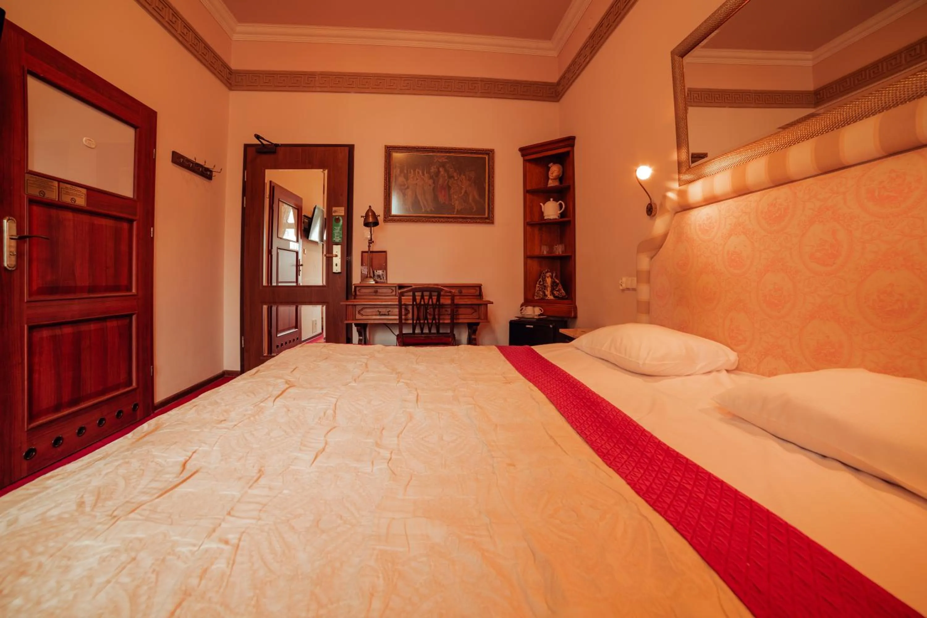 Bed in Hotel Ambasada Bolesławiec