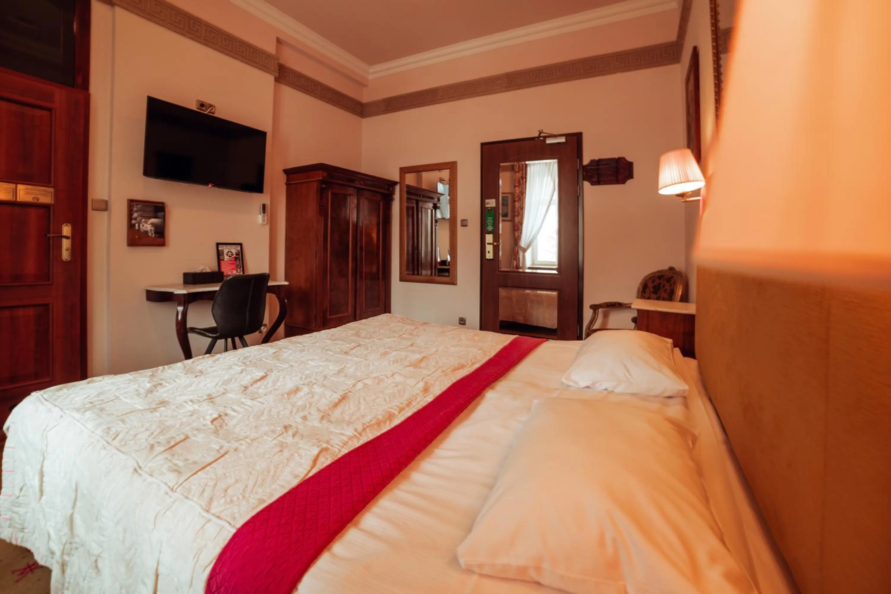 Bed in Hotel Ambasada Bolesławiec