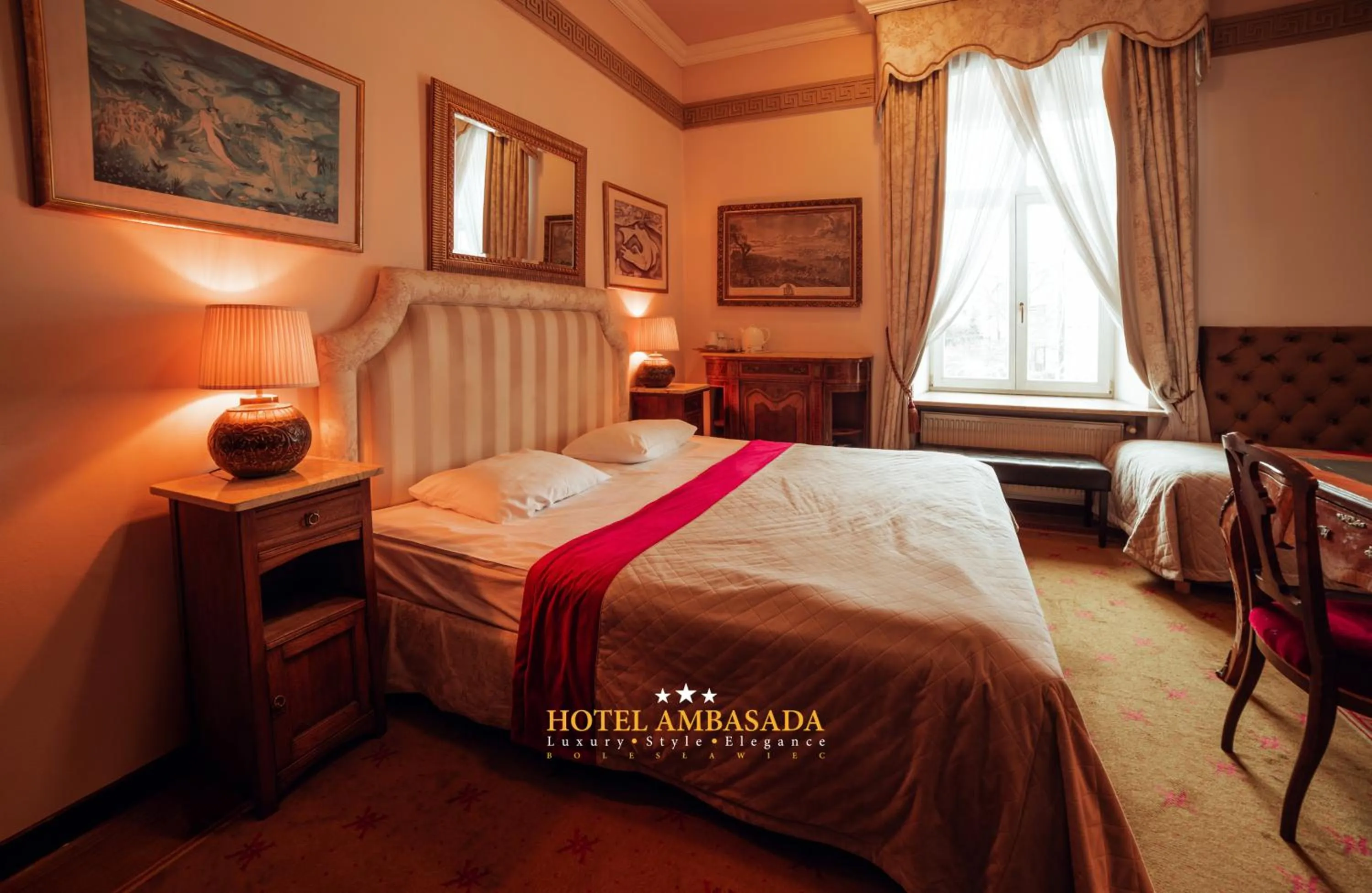 Bed in Hotel Ambasada Bolesławiec