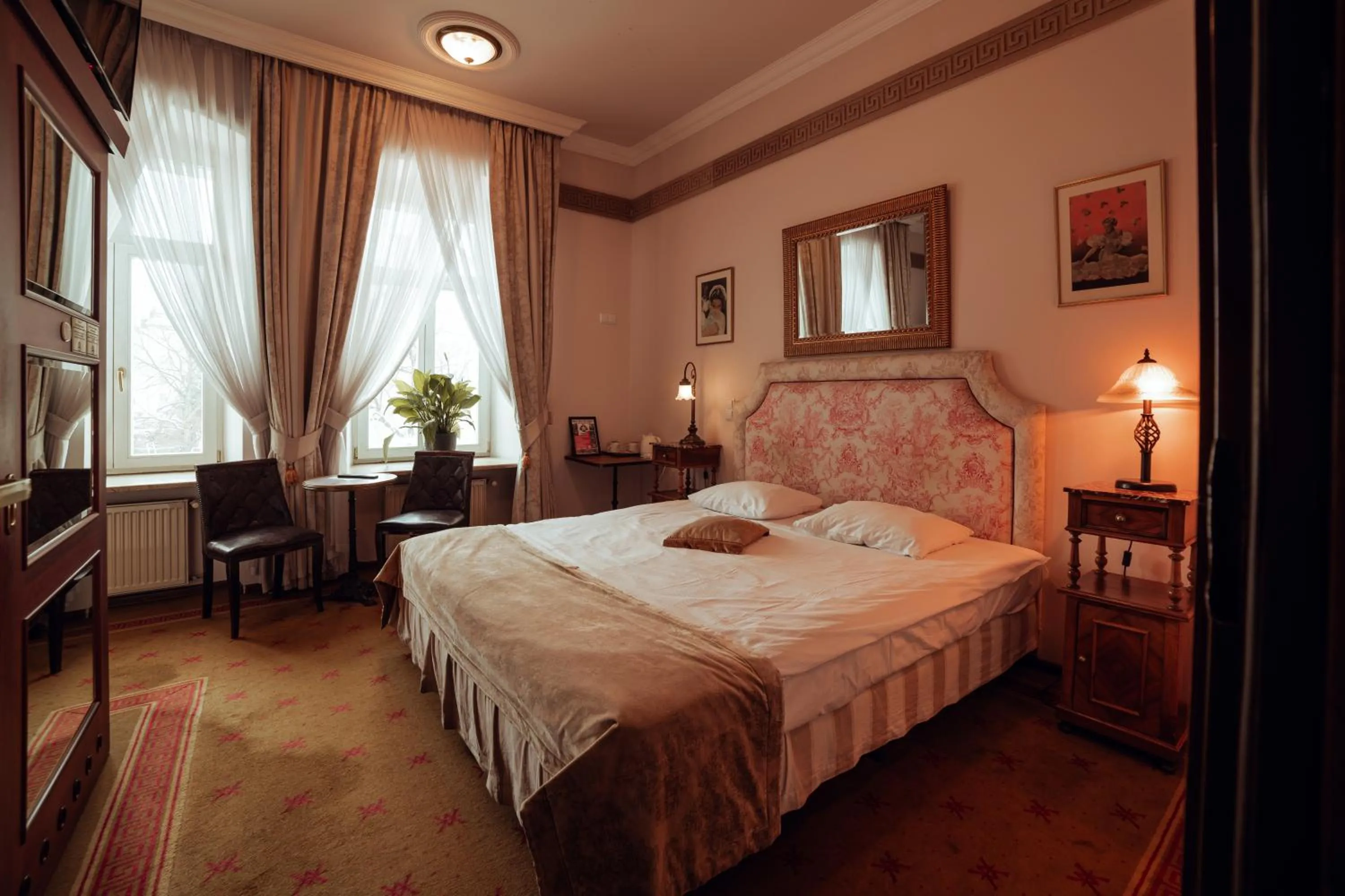 Bed in Hotel Ambasada Bolesławiec