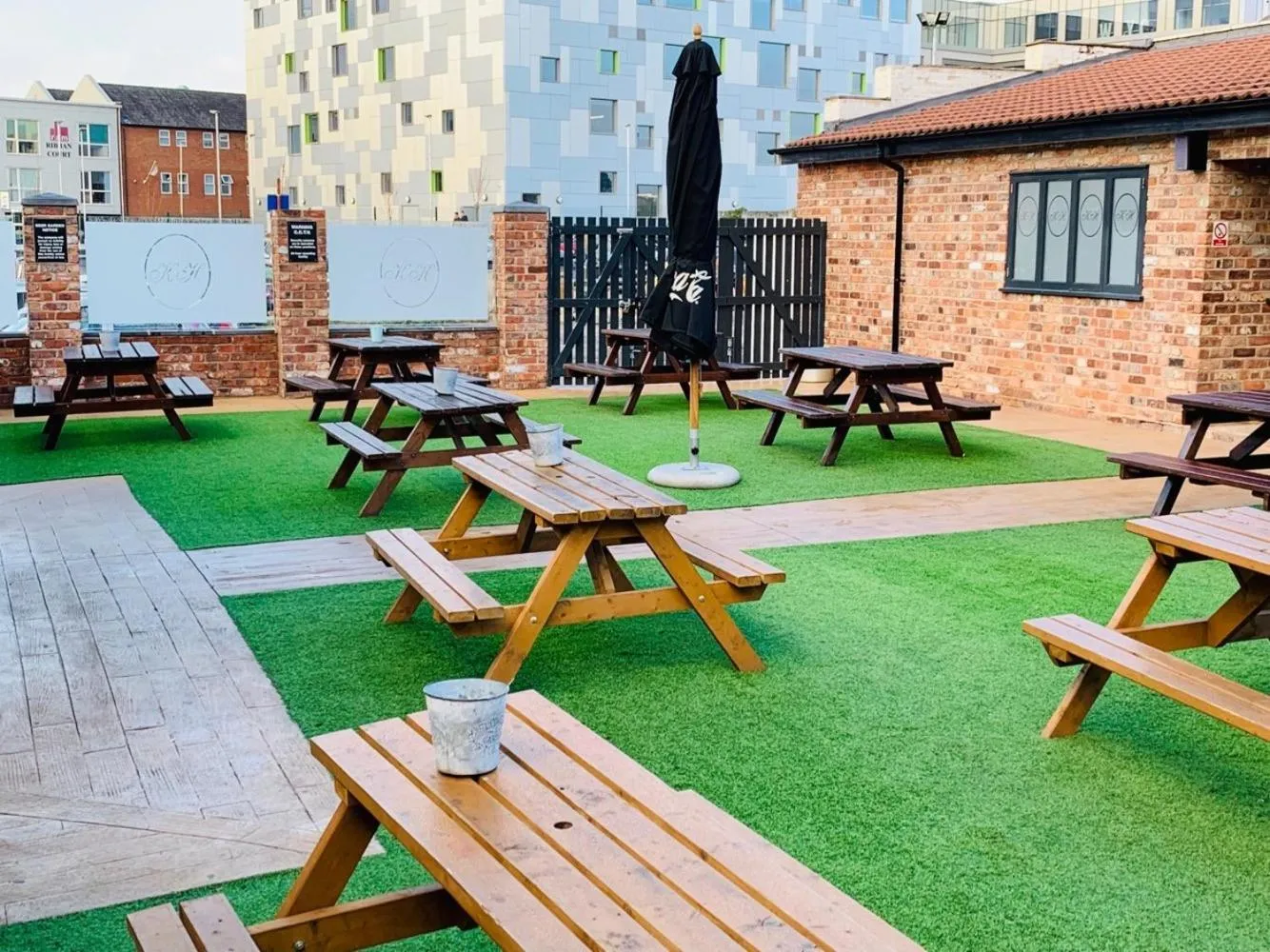 Property building in The Kings Head