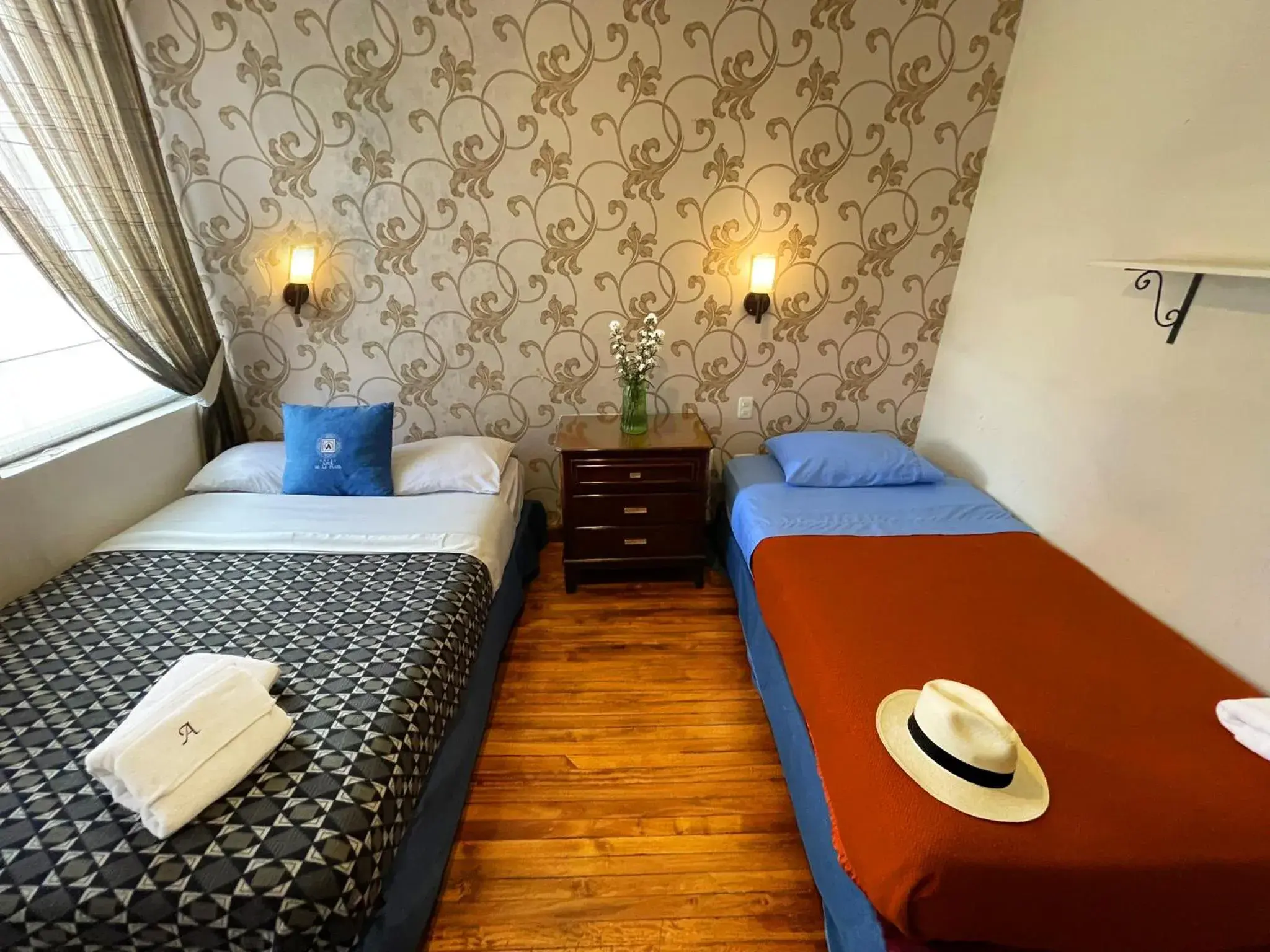 Twin Room - single occupancy in Hotel Azul de la Plaza by Chat Noir Twin Room - single occupancy in Hotel Azul de la Plaza by Chat Noir