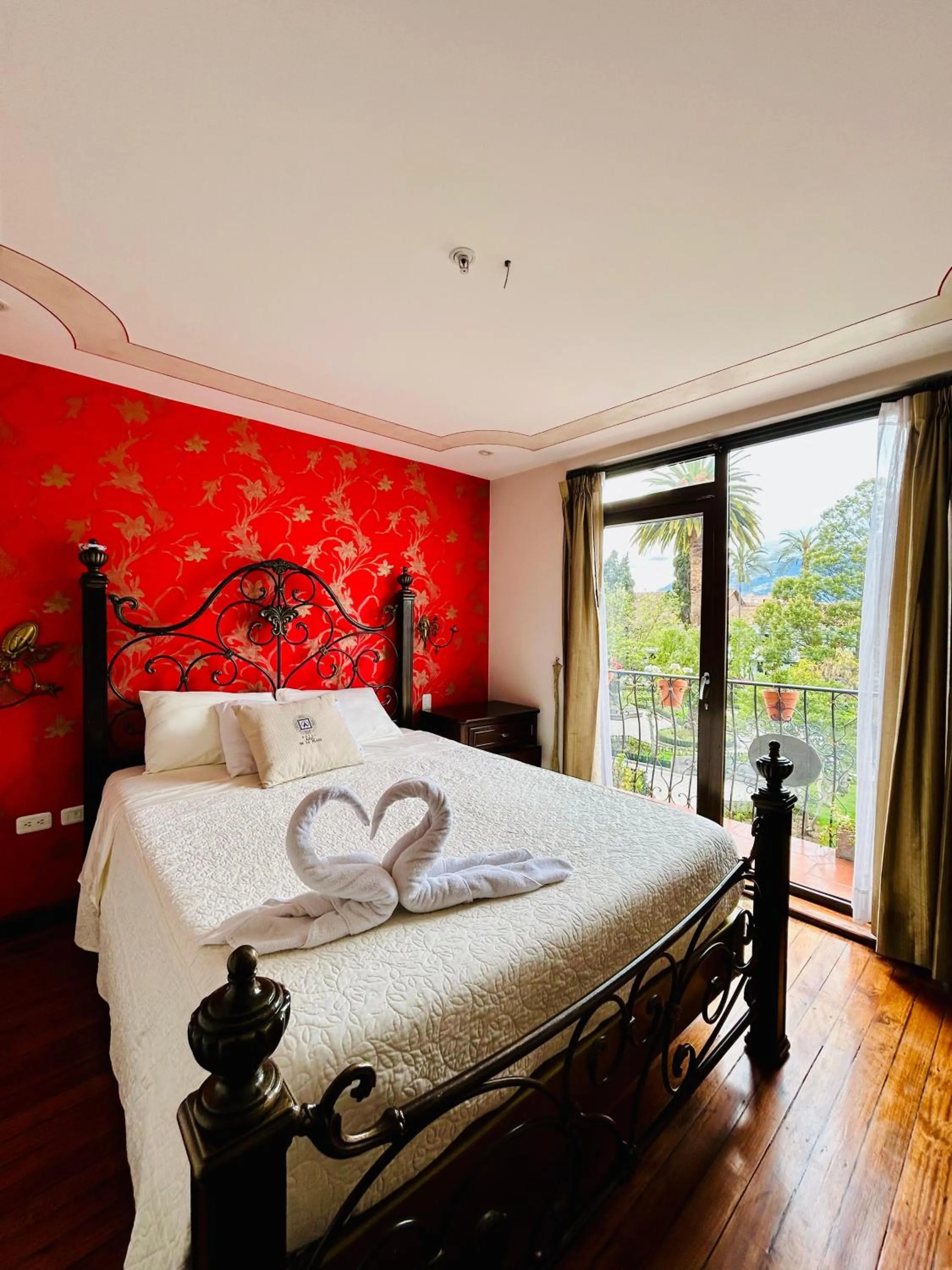 Bed in Hotel Azul de la Plaza by Chat Noir