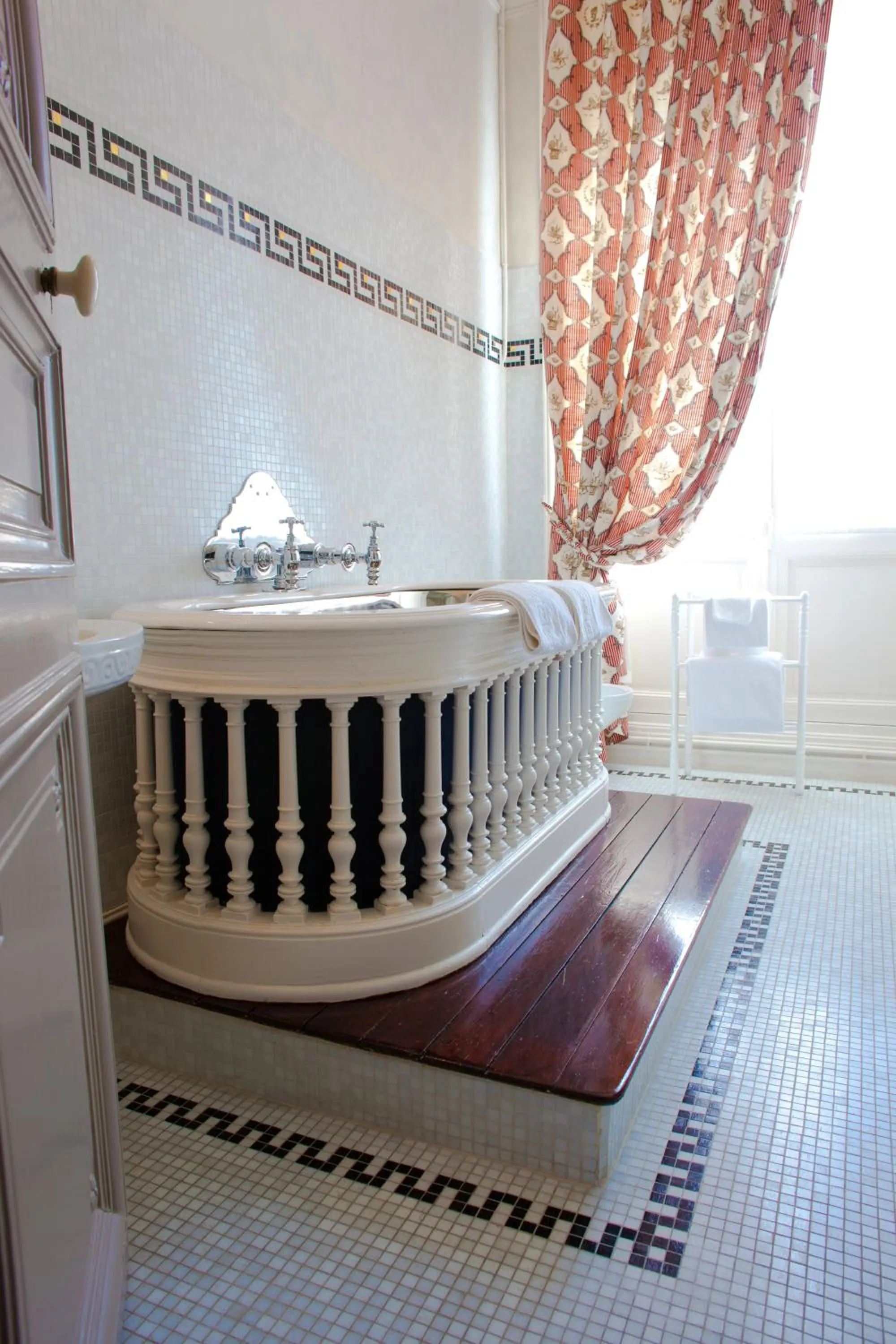 Bathroom in Hotel Villa Reine Hortense