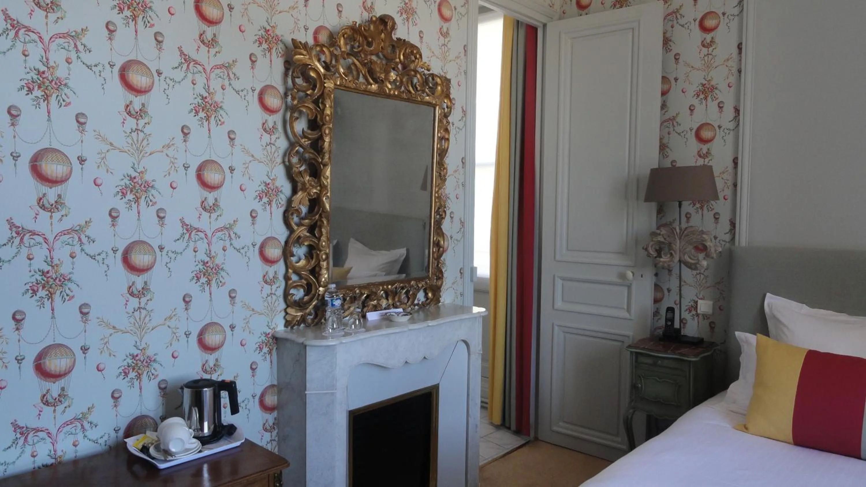 Bedroom, Bed in Hotel Villa Reine Hortense