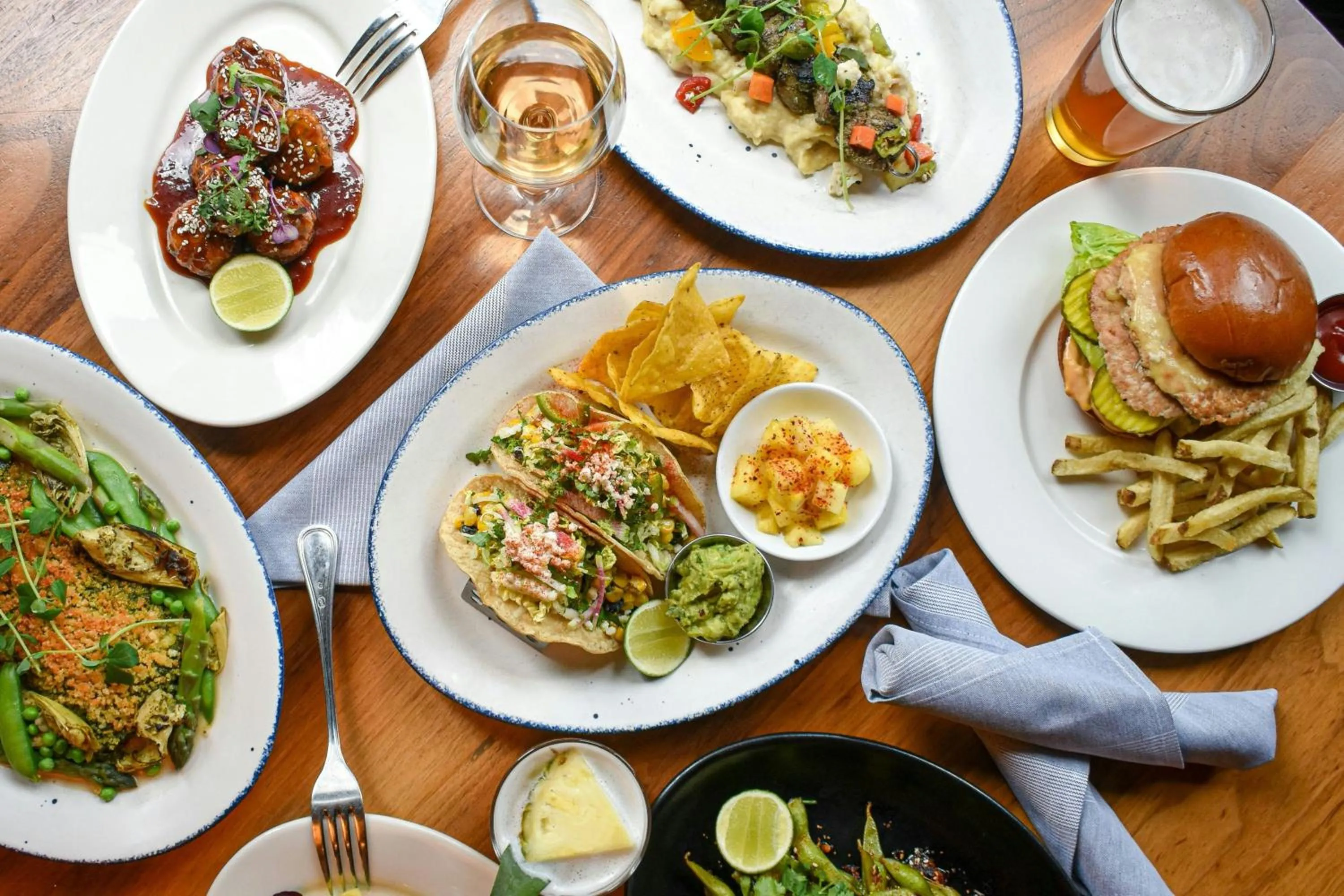 Restaurant/places to eat in Aloft Chicago Downtown River North