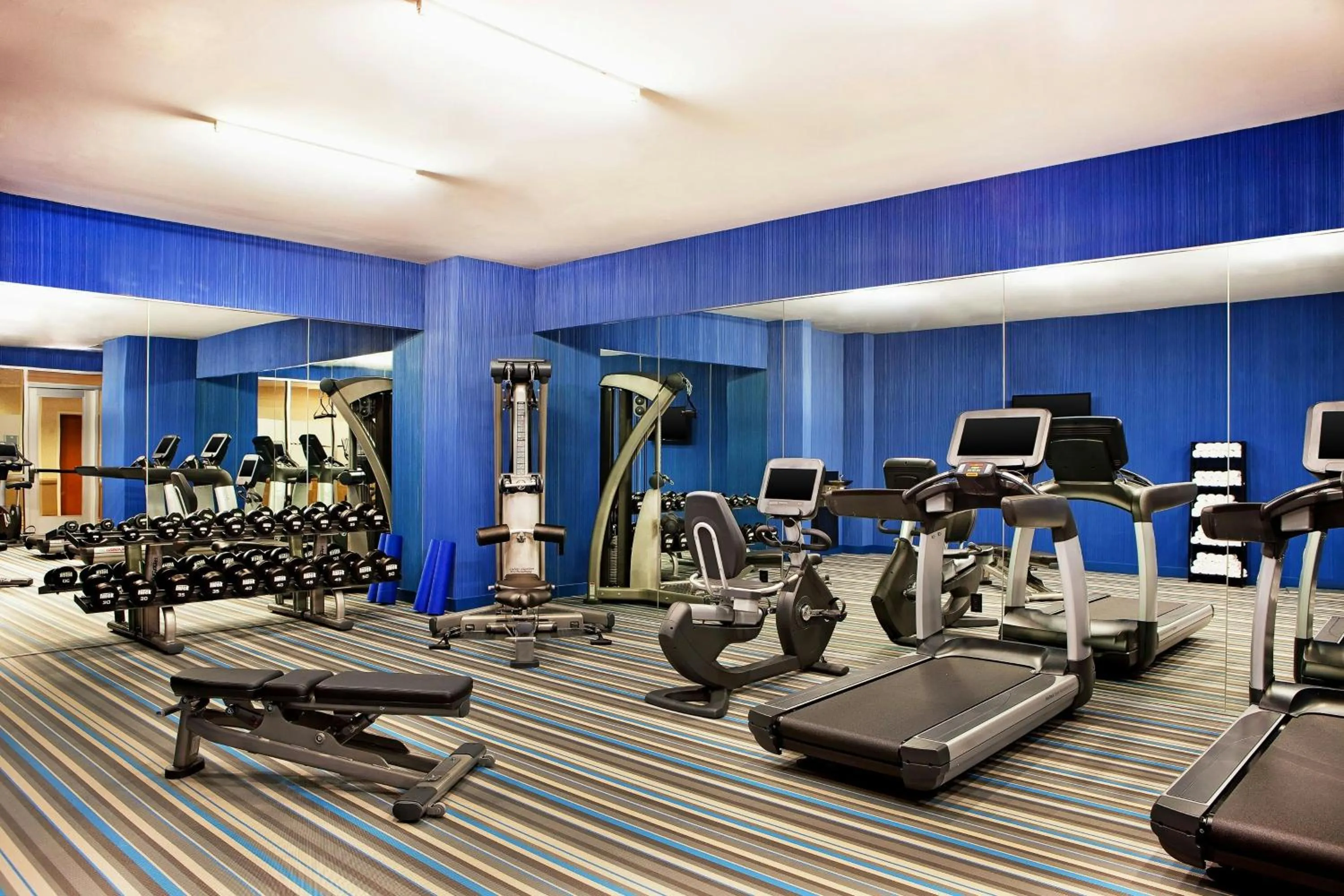 Fitness centre/facilities in Aloft Chicago Downtown River North