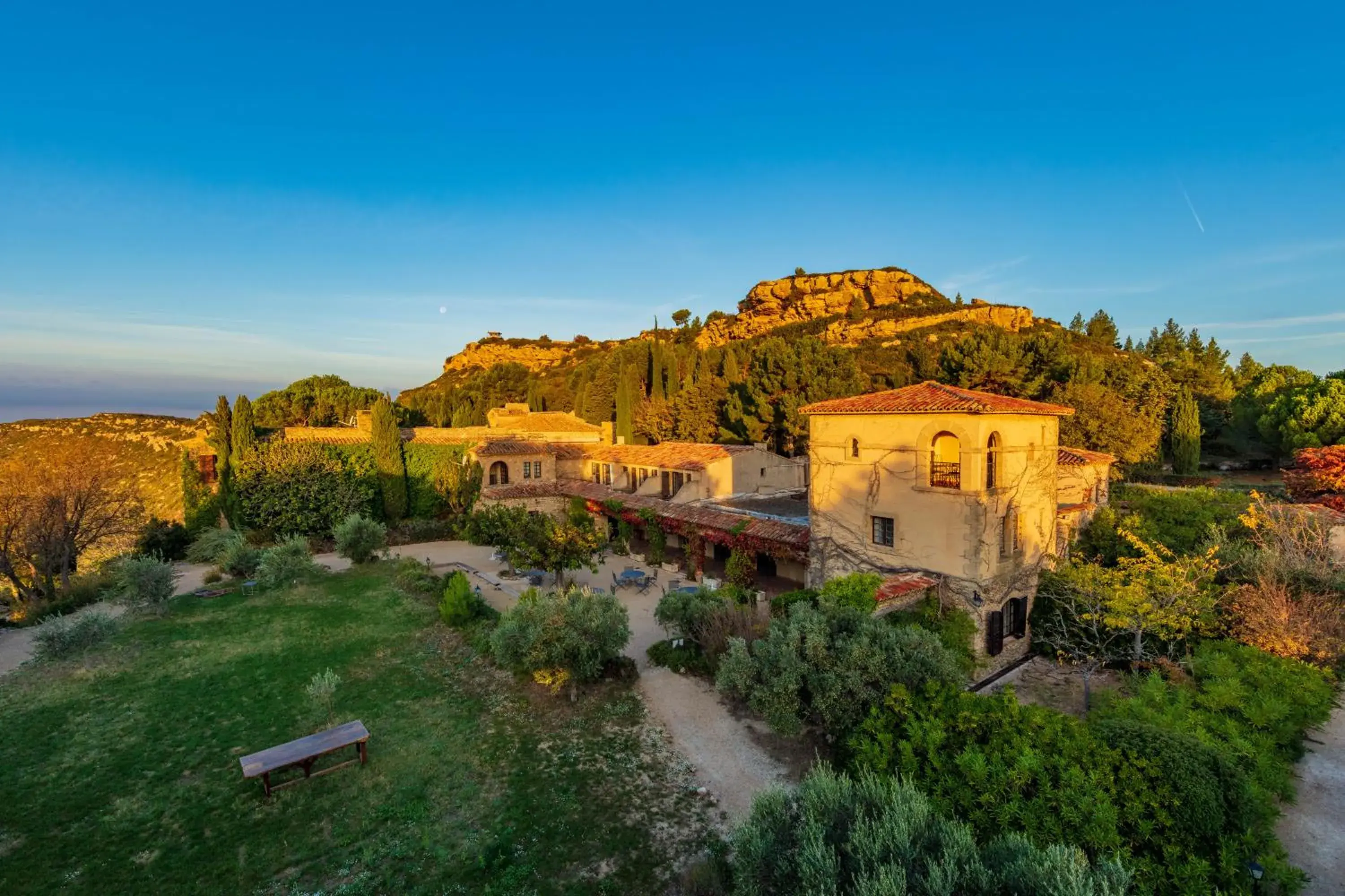 Property building in Garrigae Abbaye de Sainte Croix Property building in Garrigae Abbaye de Sainte Croix
