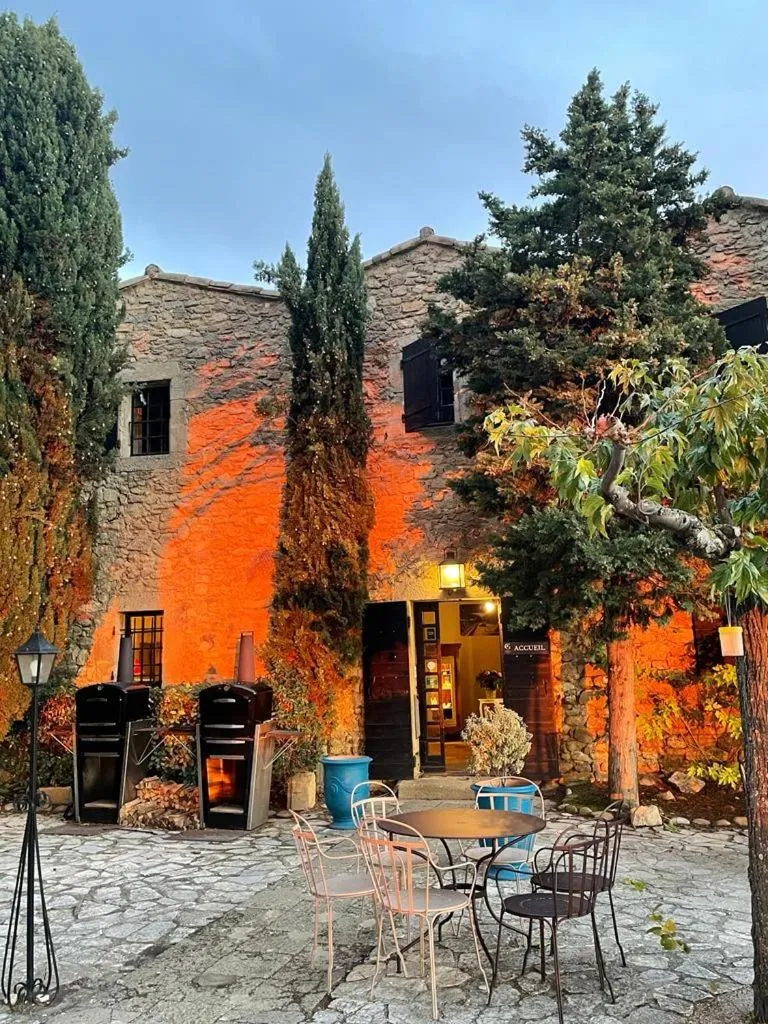 Patio in Garrigae Abbaye de Sainte Croix