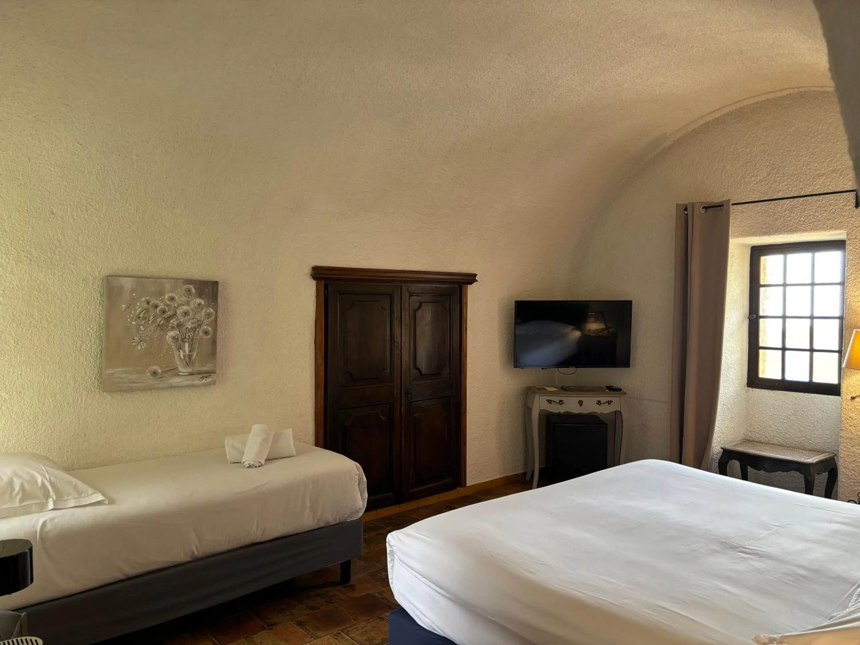 Bedroom, Bed in Garrigae Abbaye de Sainte Croix