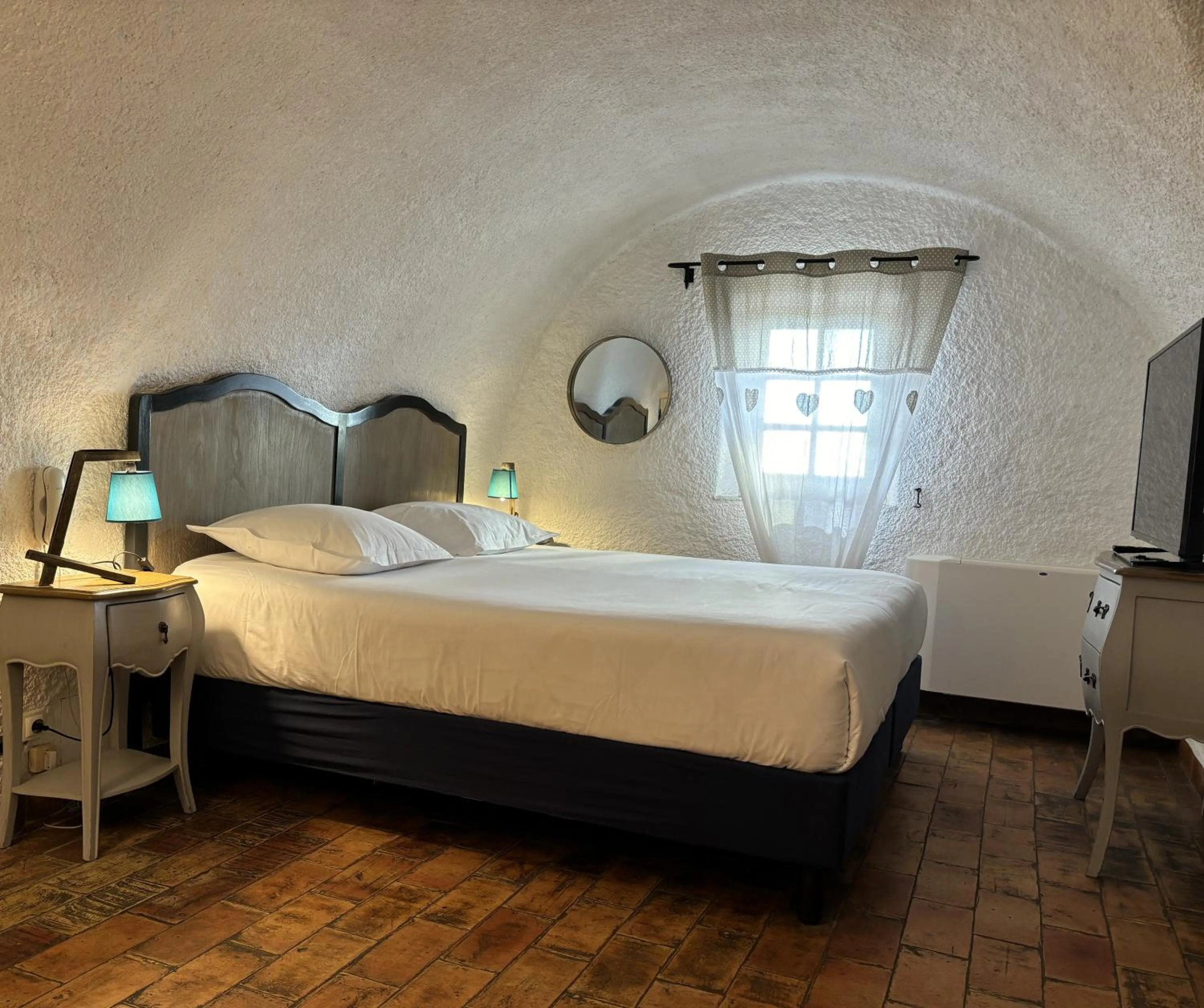 Bedroom, Bed in Garrigae Abbaye de Sainte Croix